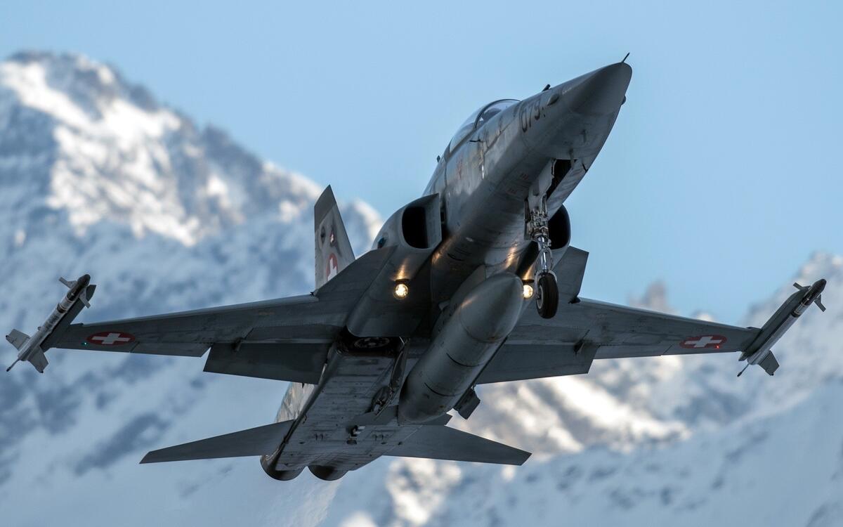 McDonnell Douglas F 15E Strike Eagl в небе