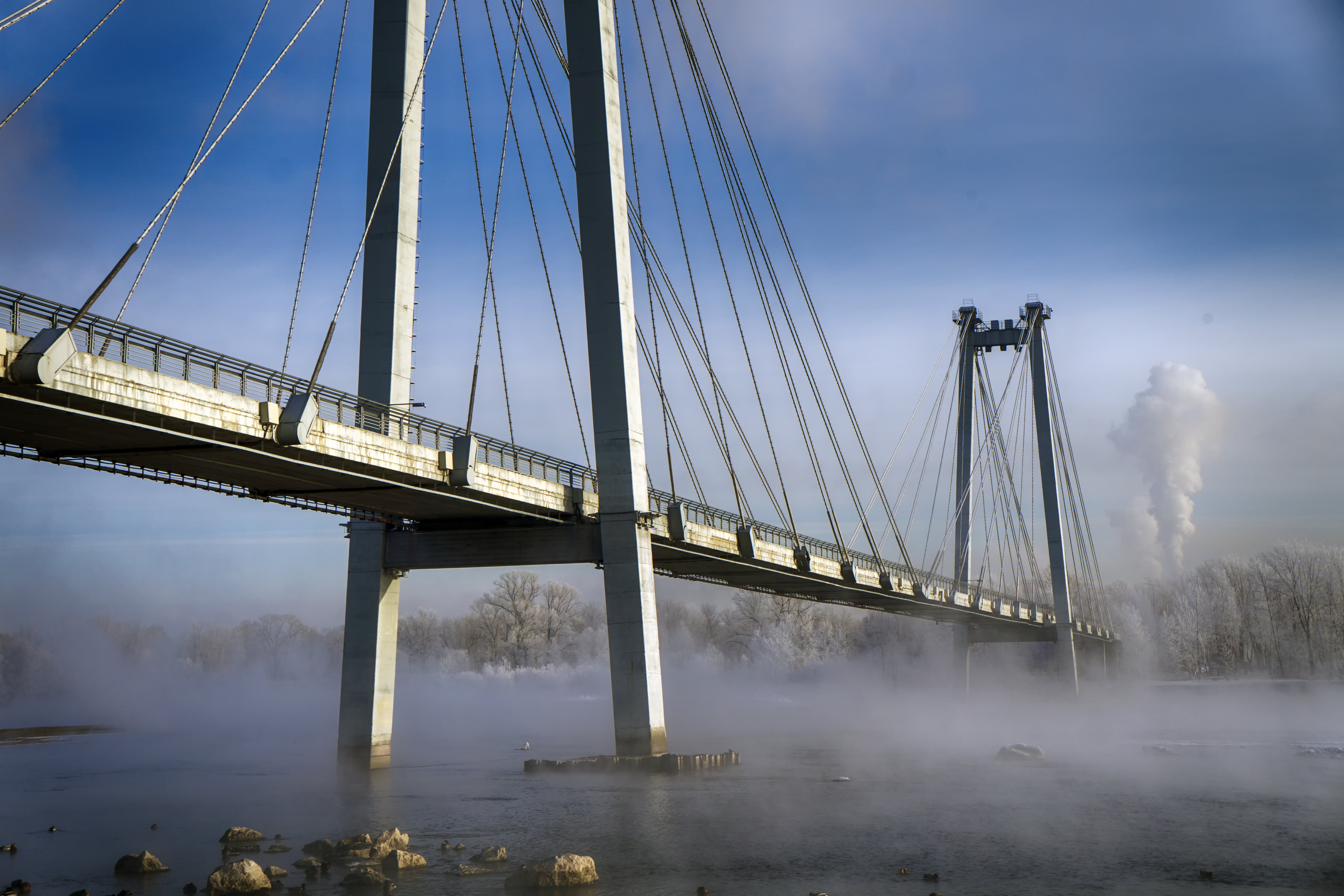 免费照片克拉斯诺亚尔斯克市中心叶尼塞河霜冻的早晨