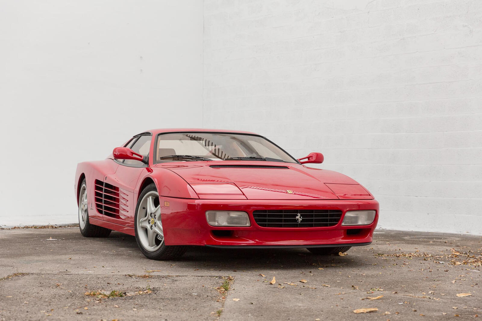 Бесплатное фото Ferrari testarossa f110 красного цвета