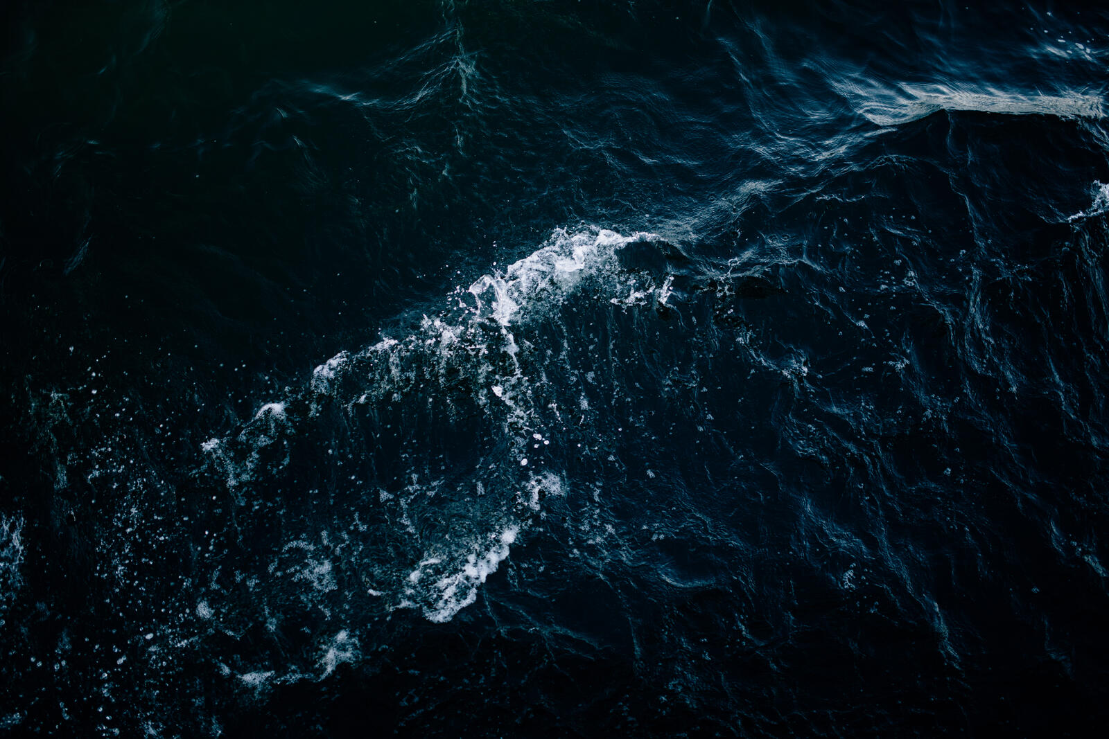 Бесплатное фото Волны на глубине моря