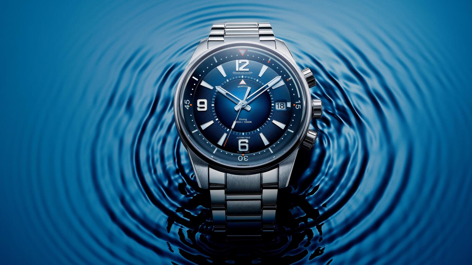 Free photo jaeger-lecoultre watches in water