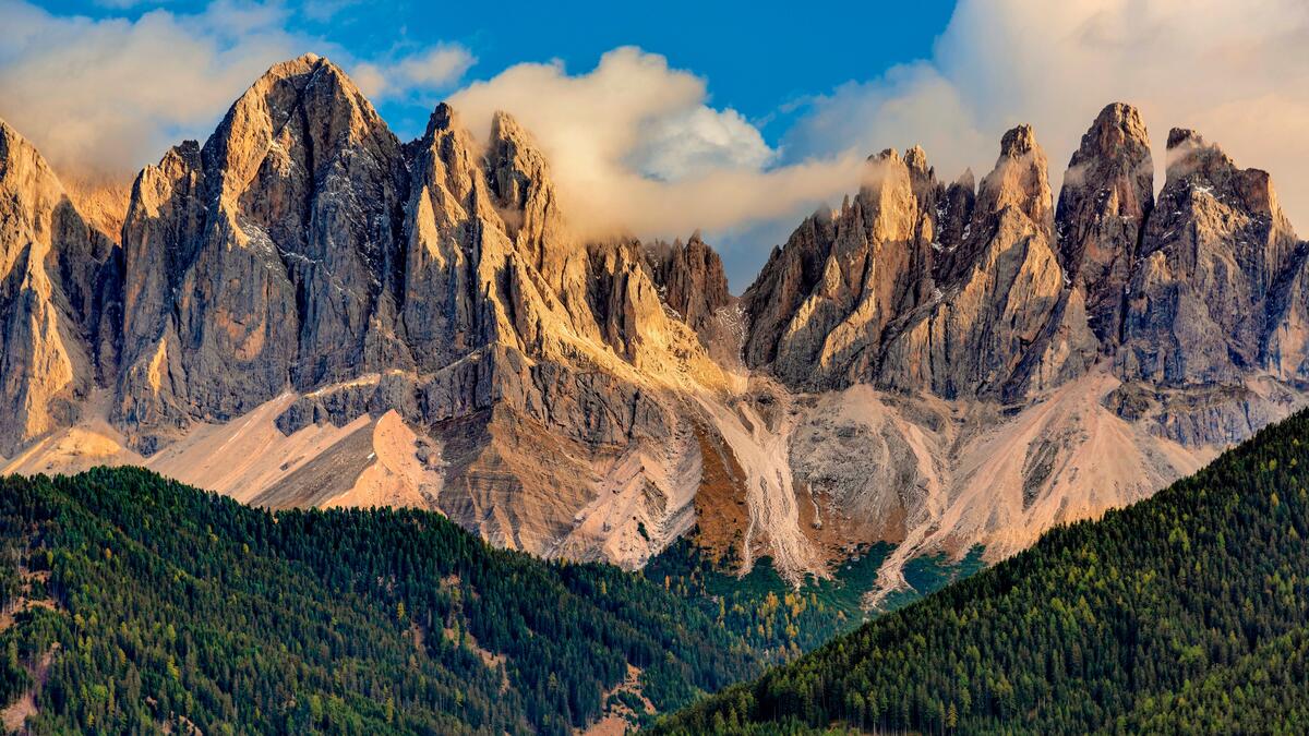 意大利白云石阿尔卑斯山脉的山峰
