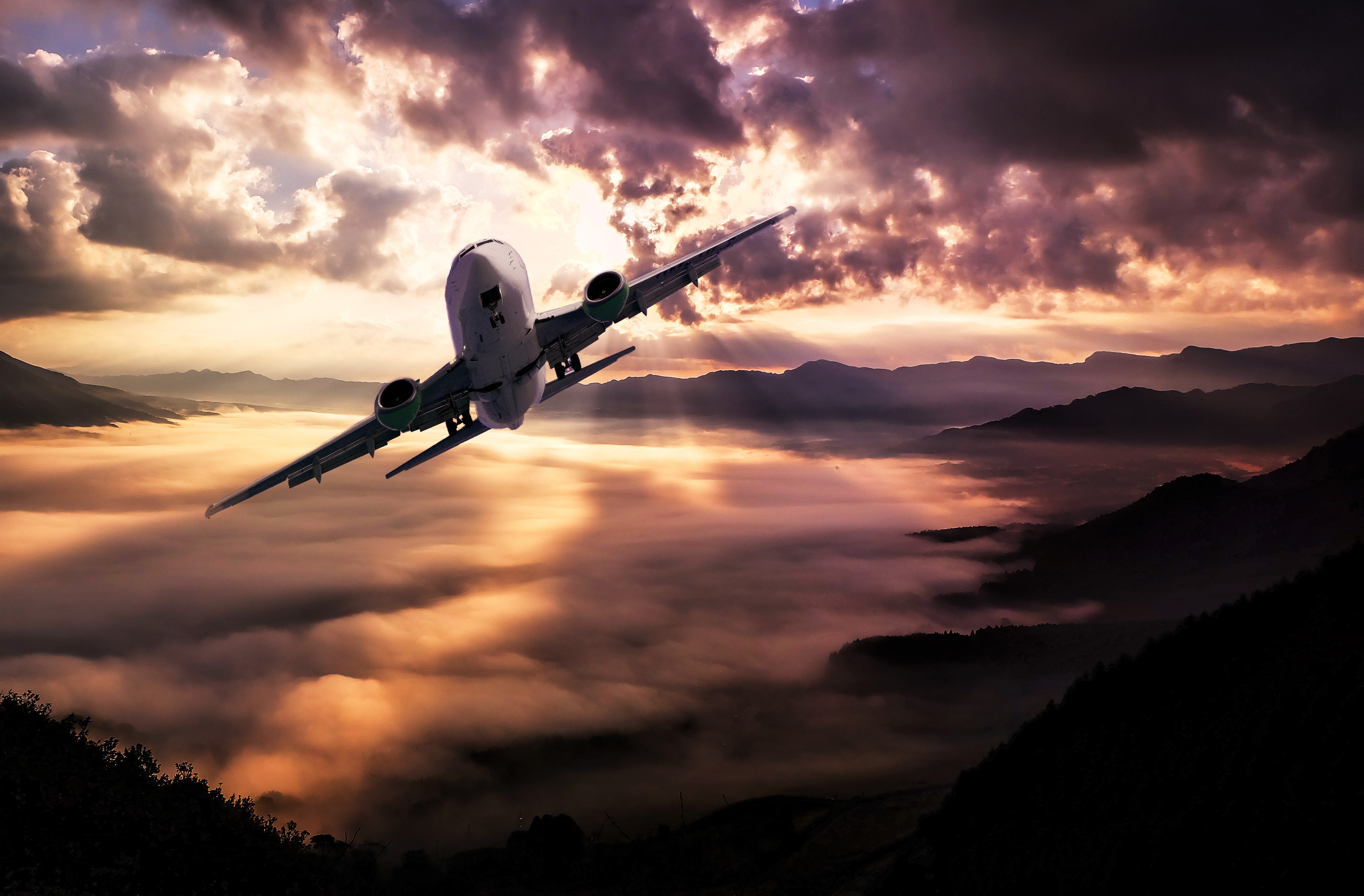Бесплатное фото Самолет набирает высоту