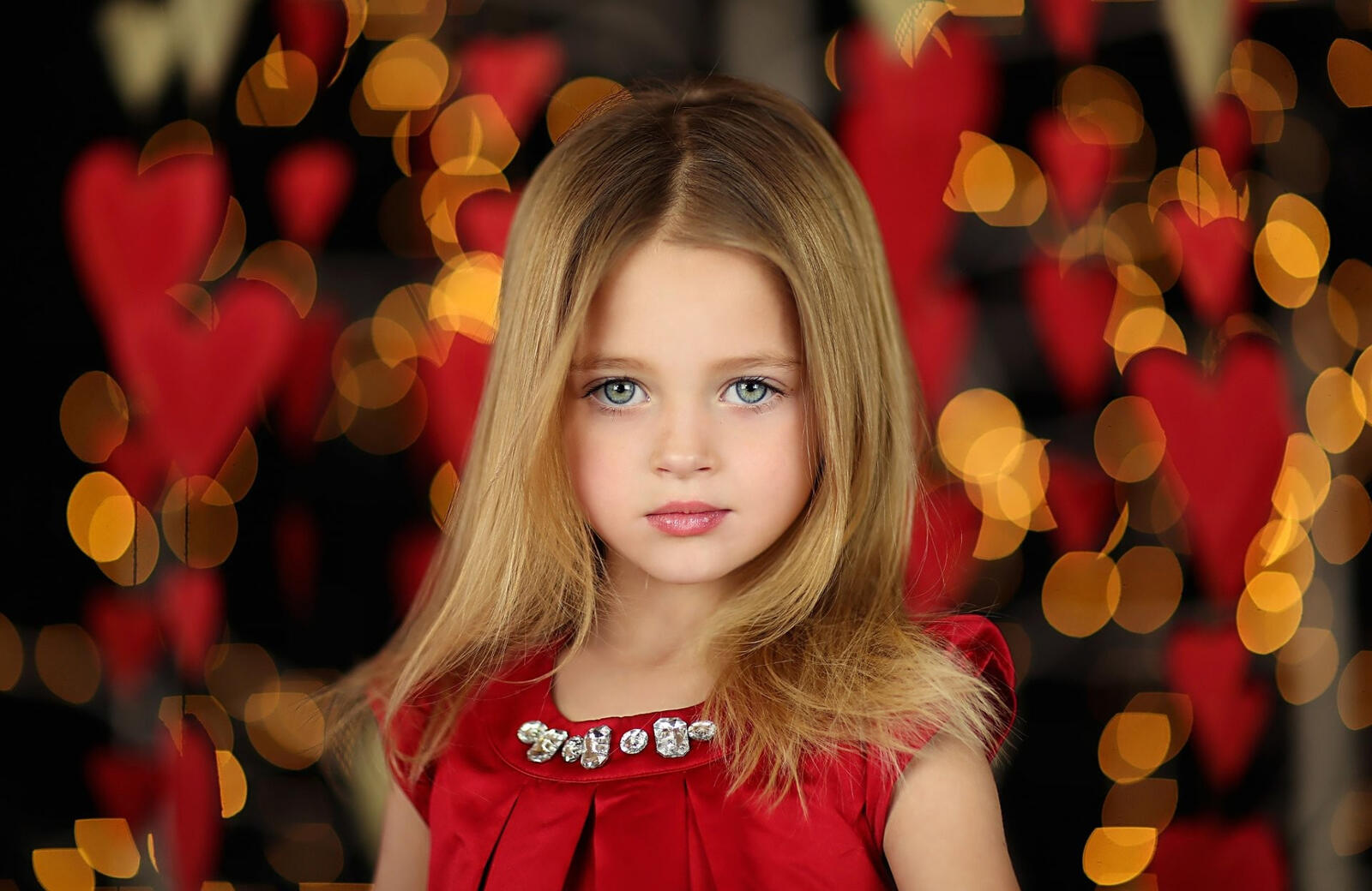 Free photo Cute little girl with blond hair