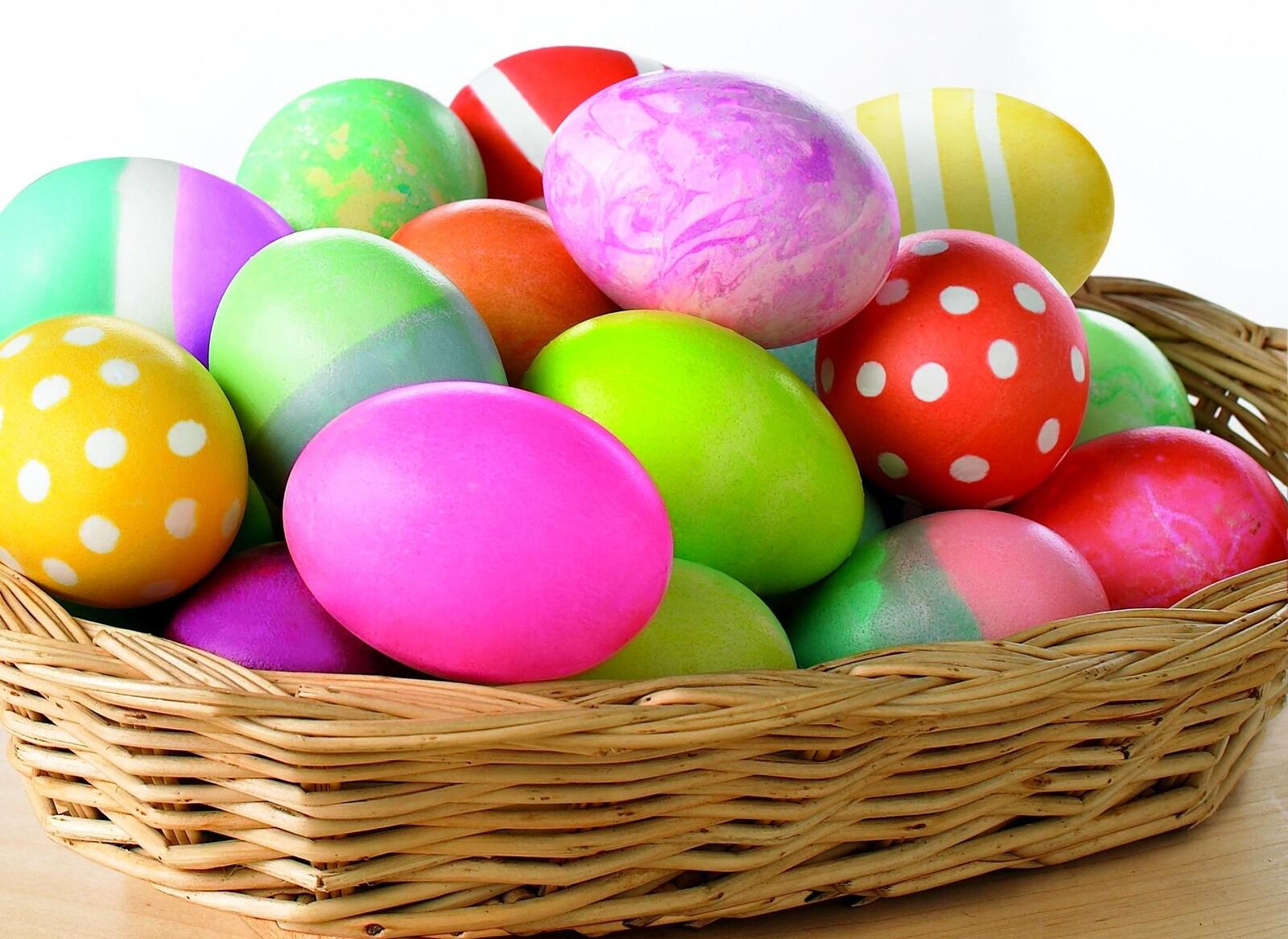 Free photo Easter egg basket.