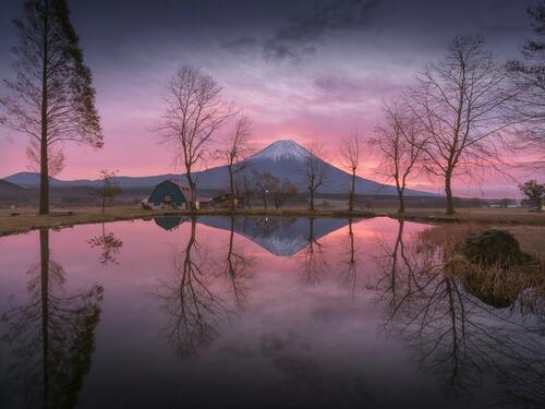 Lake house in Japan near Fuji volcano