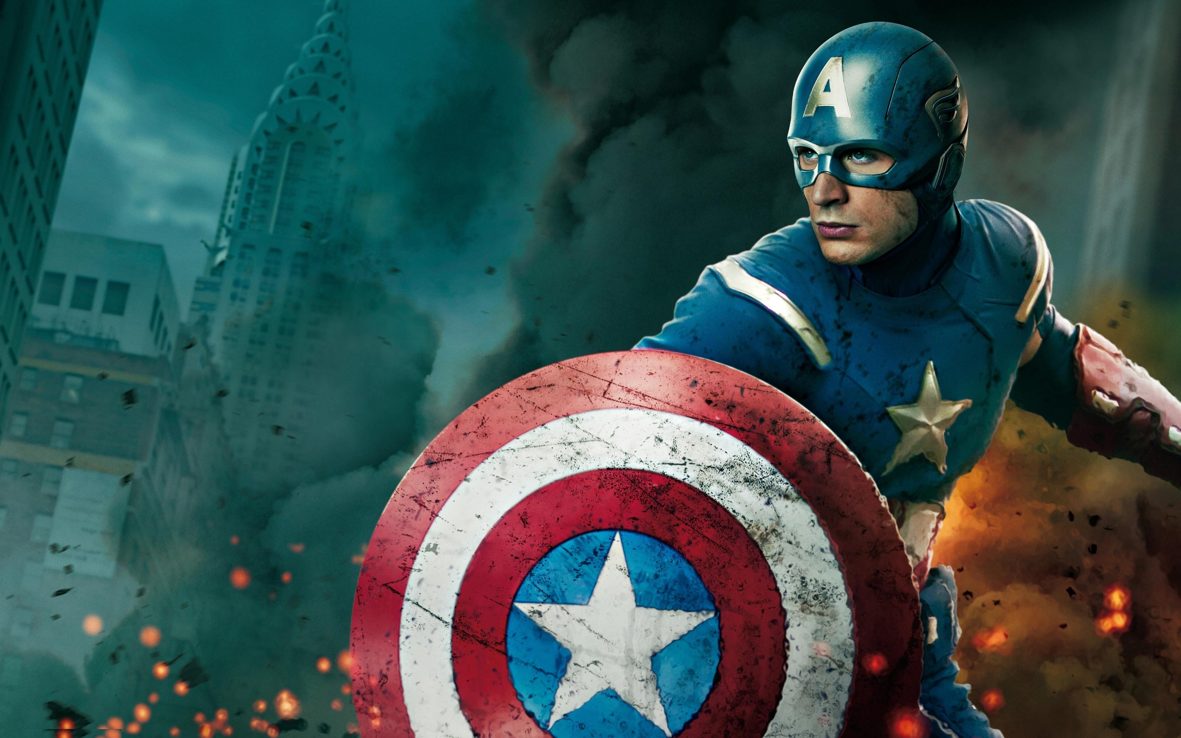 Бесплатное фото Капитан Америка со щитом
