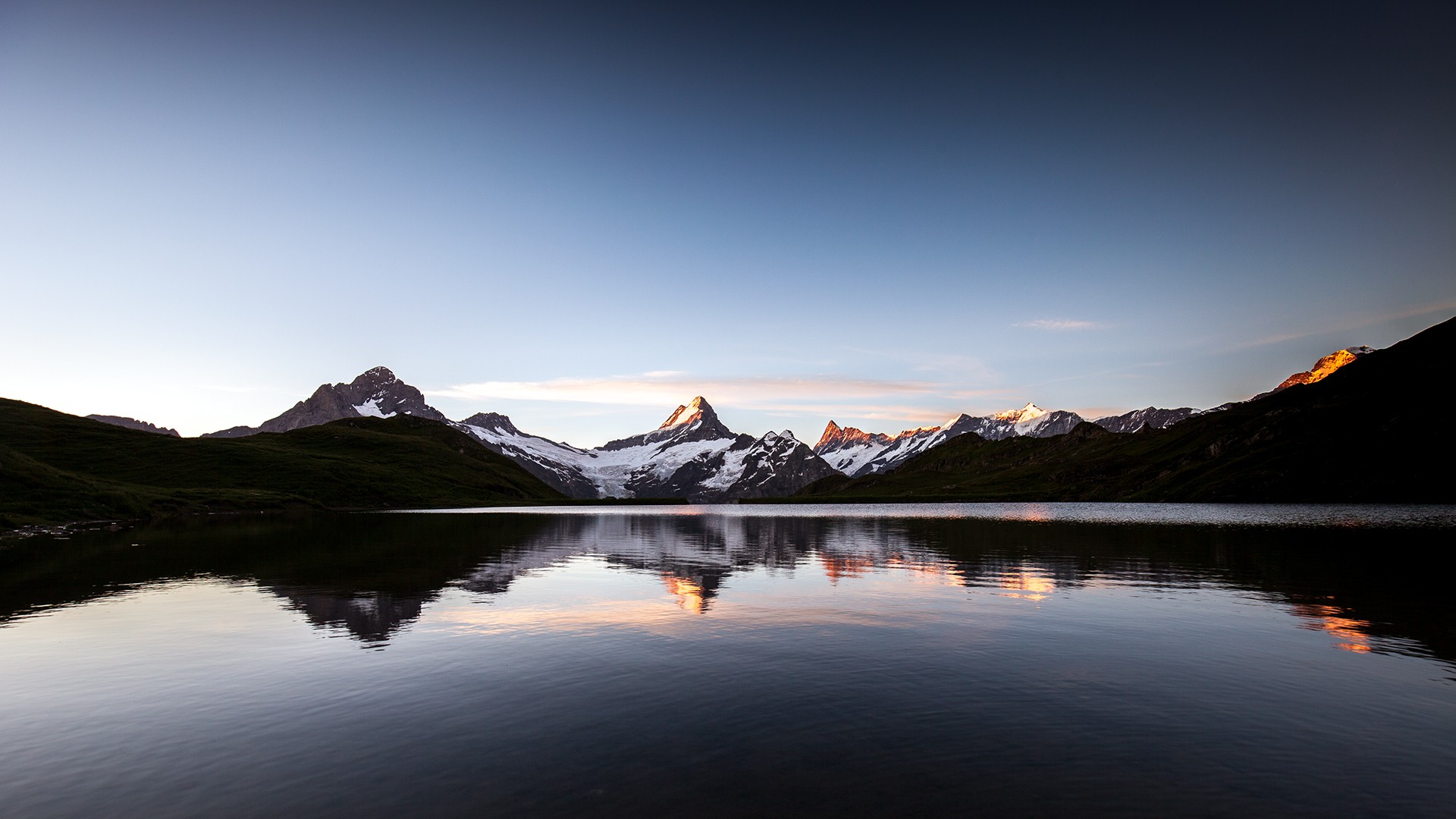 免费照片清晨宁静的湖面