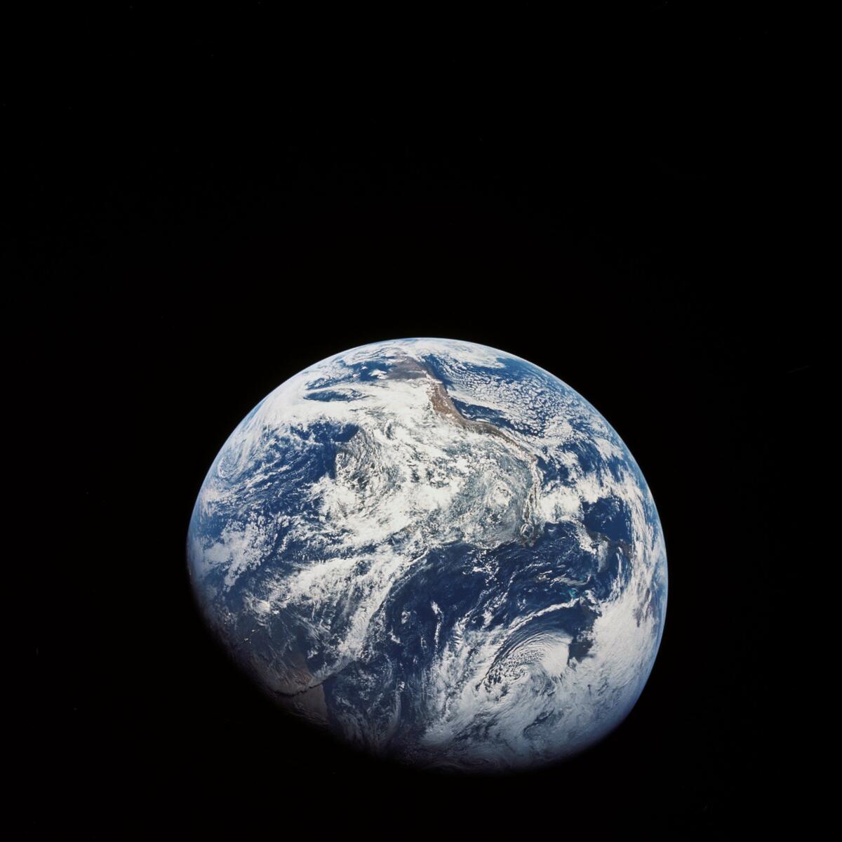 Так выглядит планета Земля со спутника
