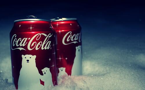 Новогодняя coca cola в банках