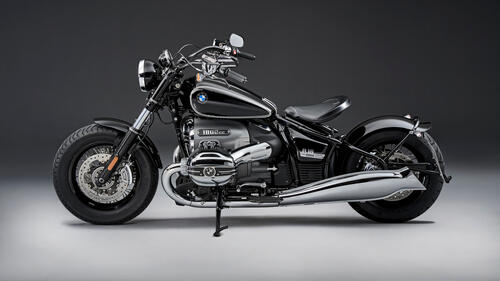Черный мотоцикл BMW R18 First Edition 2020 года