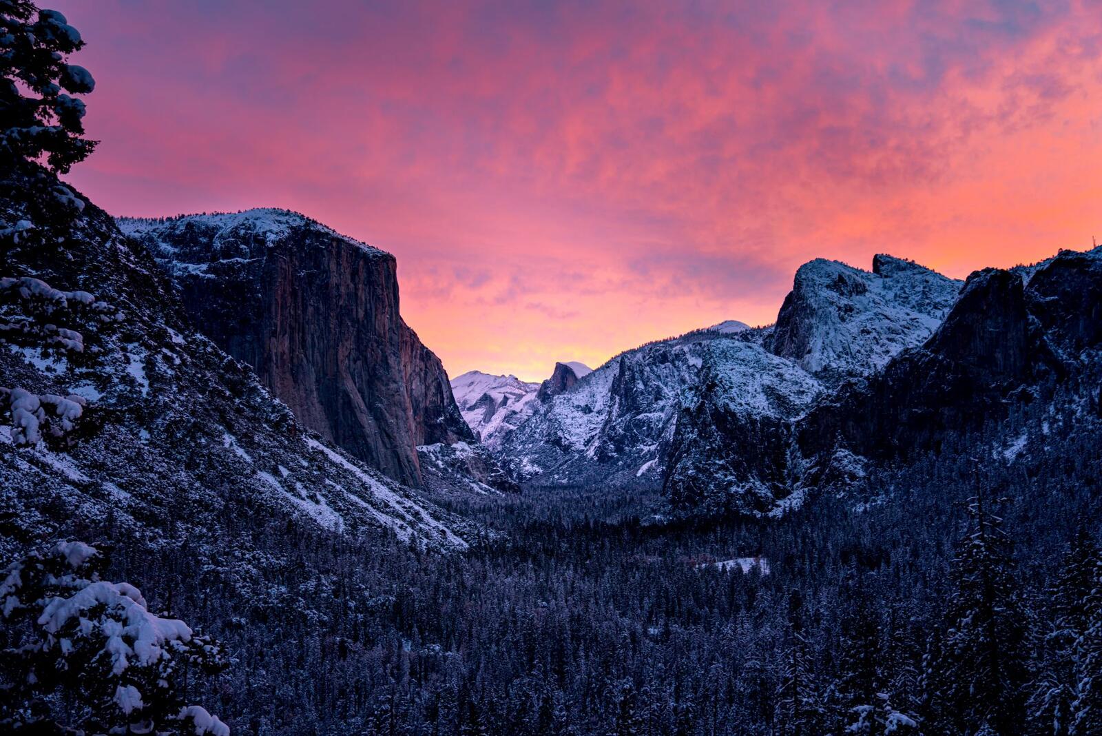 Free photo Yosemite National Park. Sunset.