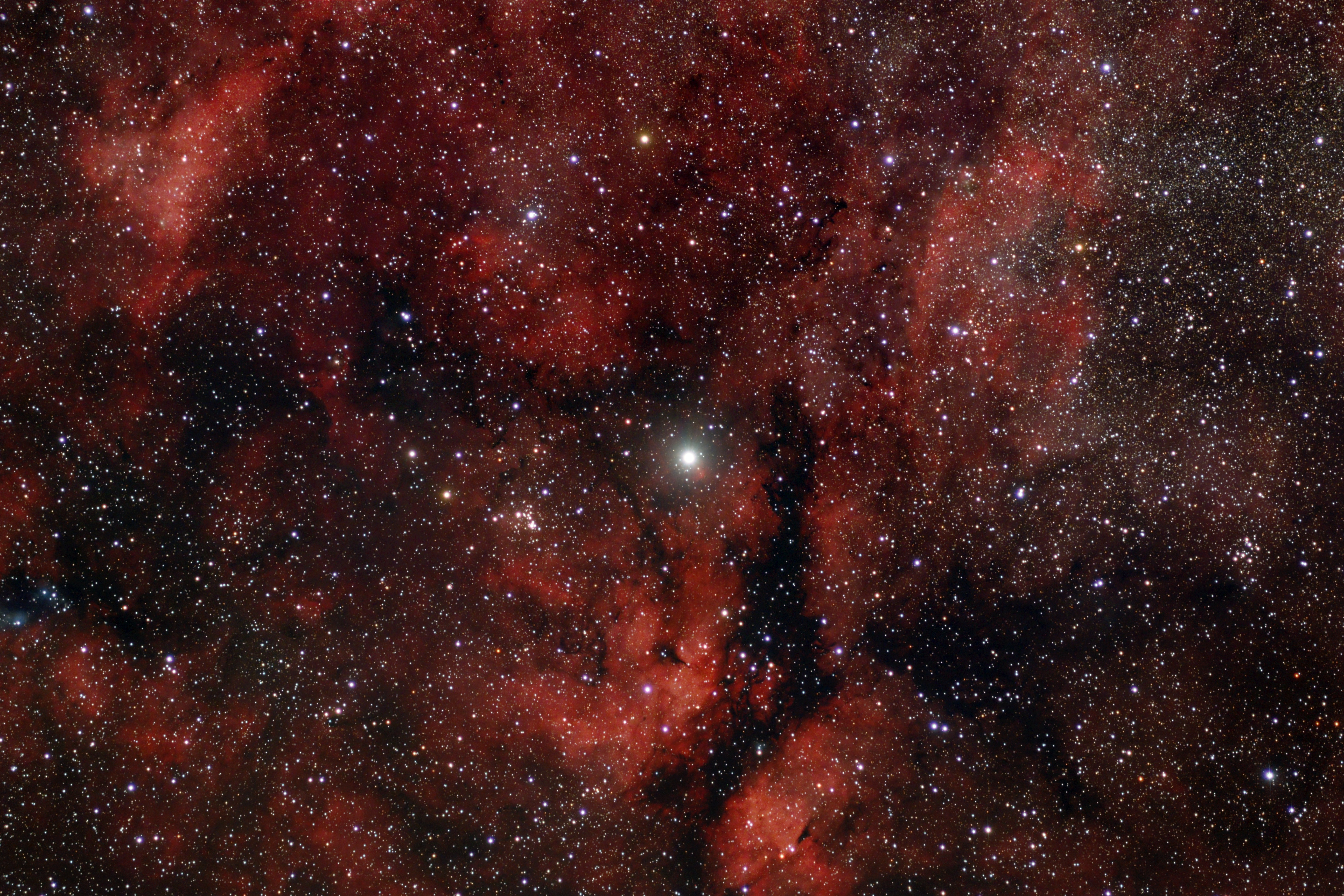 Бесплатное фото Обои с красной космической туманностью