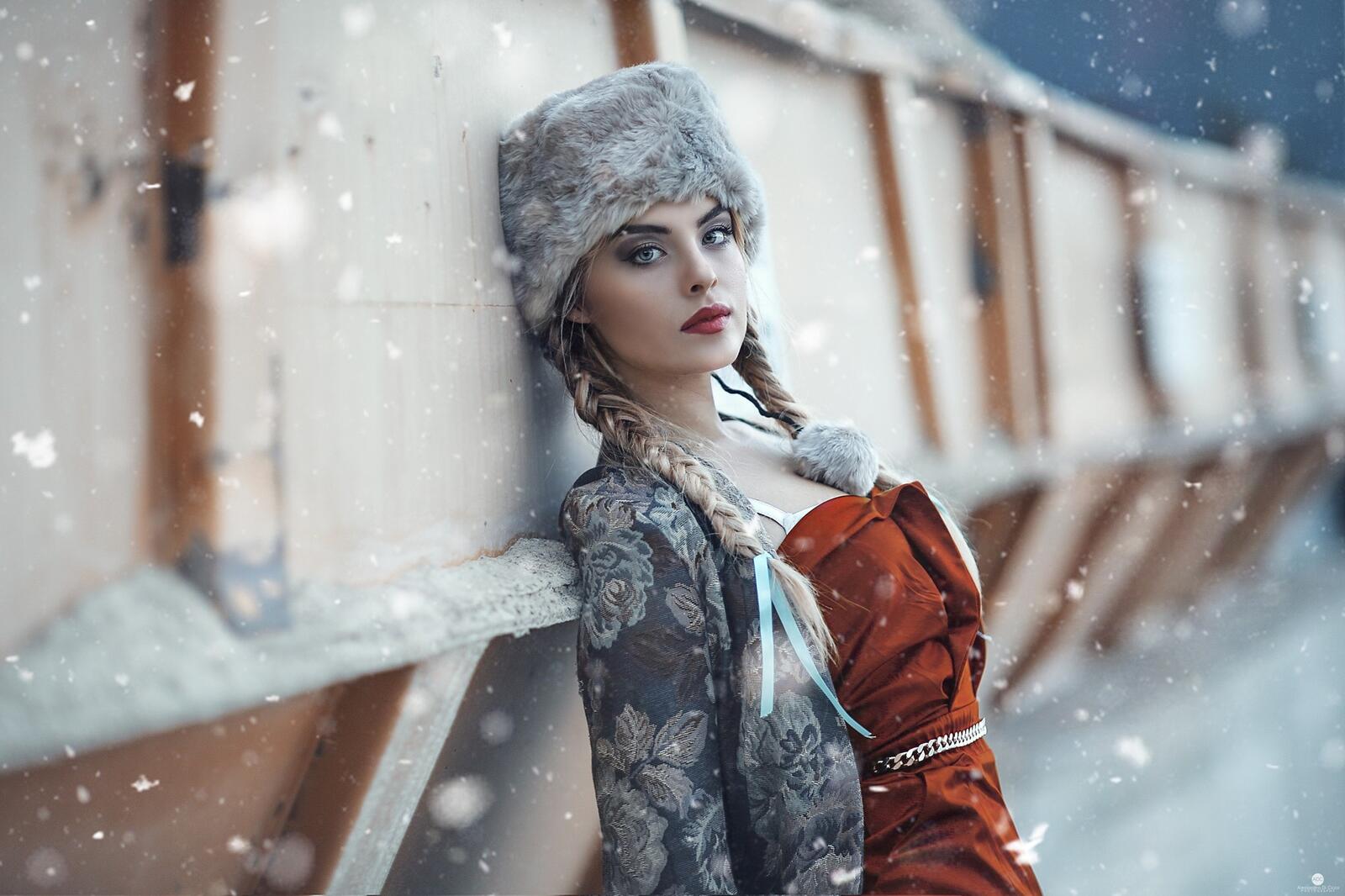 Бесплатное фото Девушка в зимней шапке