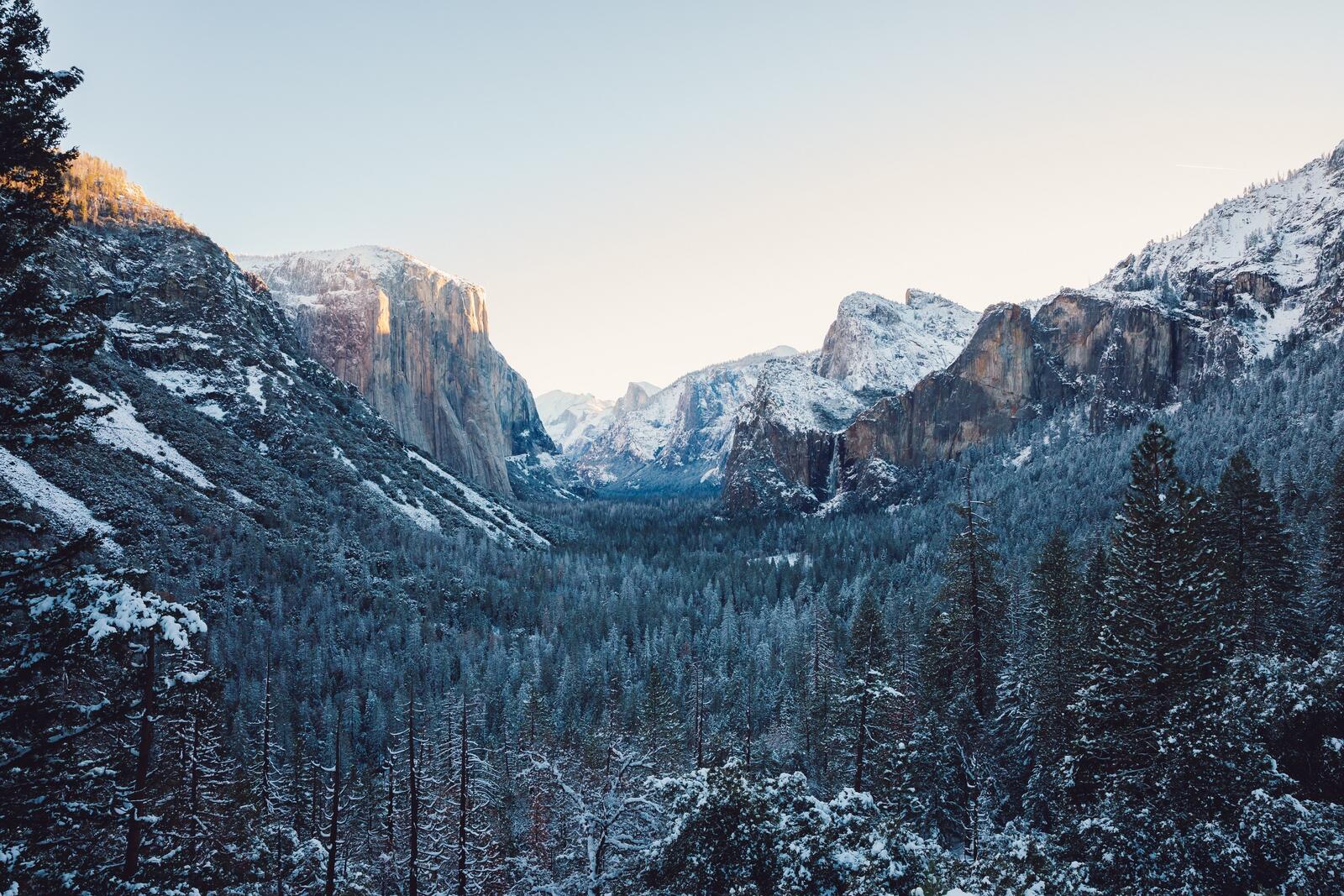 Бесплатное фото Йосемити в первом снеге