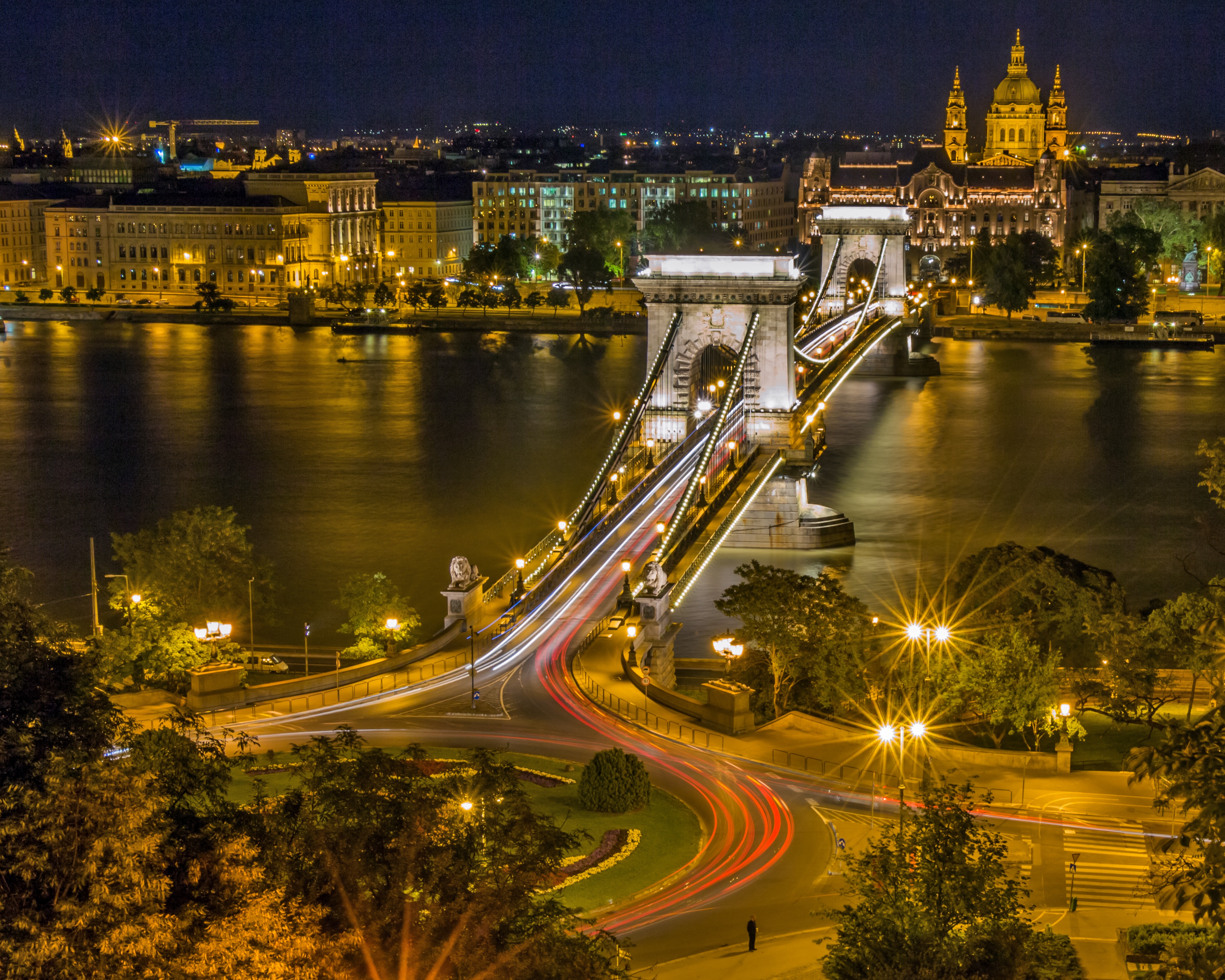 Бесплатное фото Ночной мост через реку в Будапеште