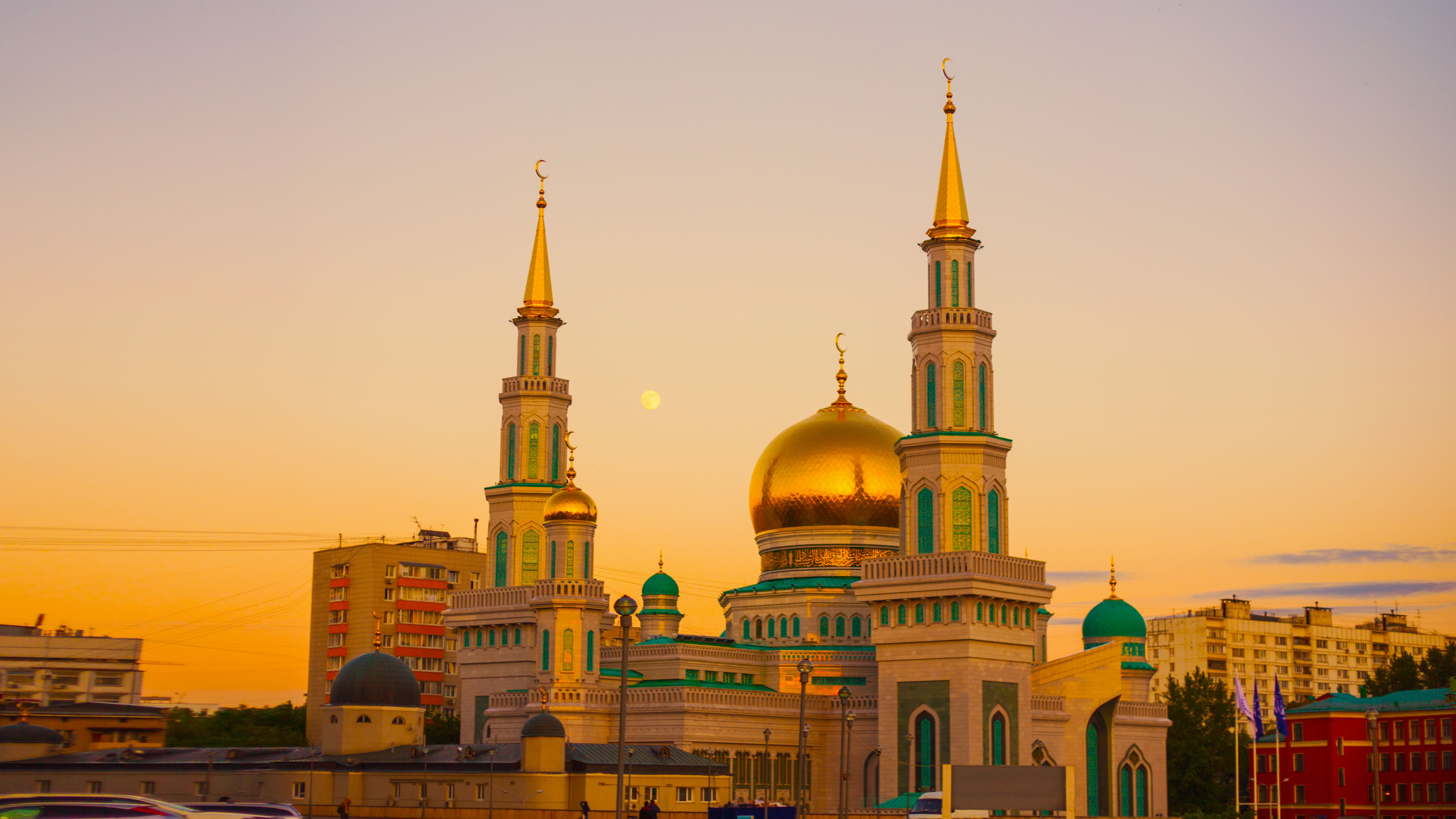 免费照片日落时分的莫斯科大教堂清真寺