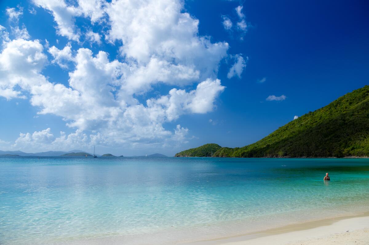 Тропический рай на пляже в карибском бассейне