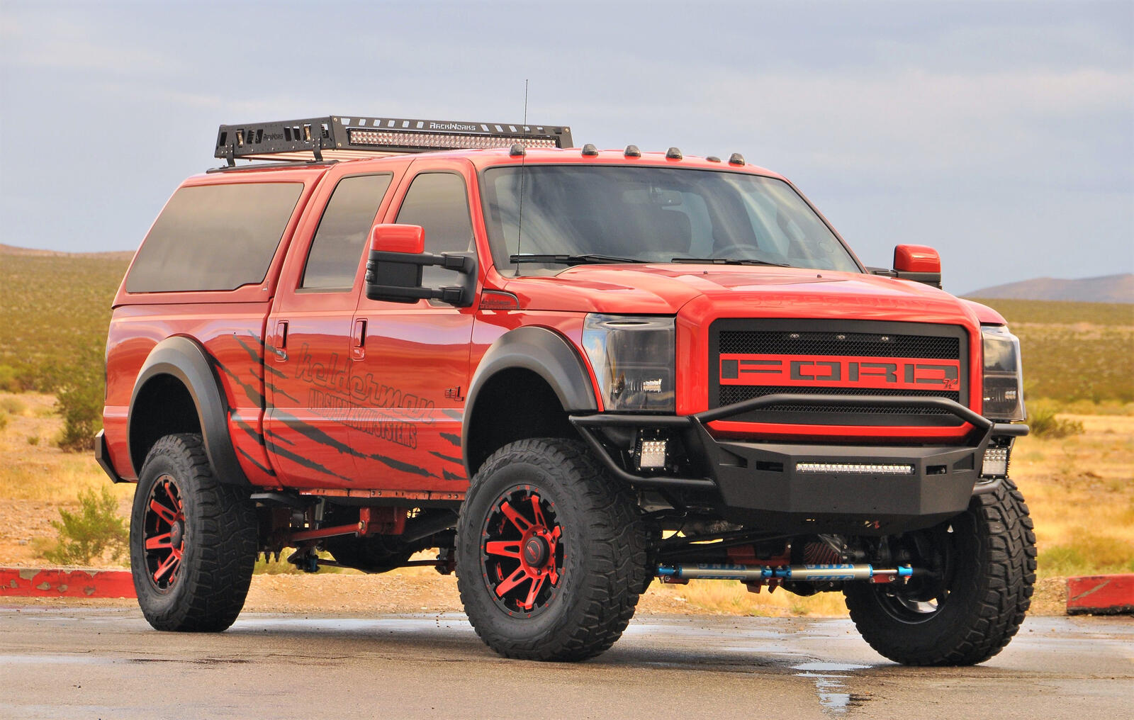 Free photo Ford f-250 red
