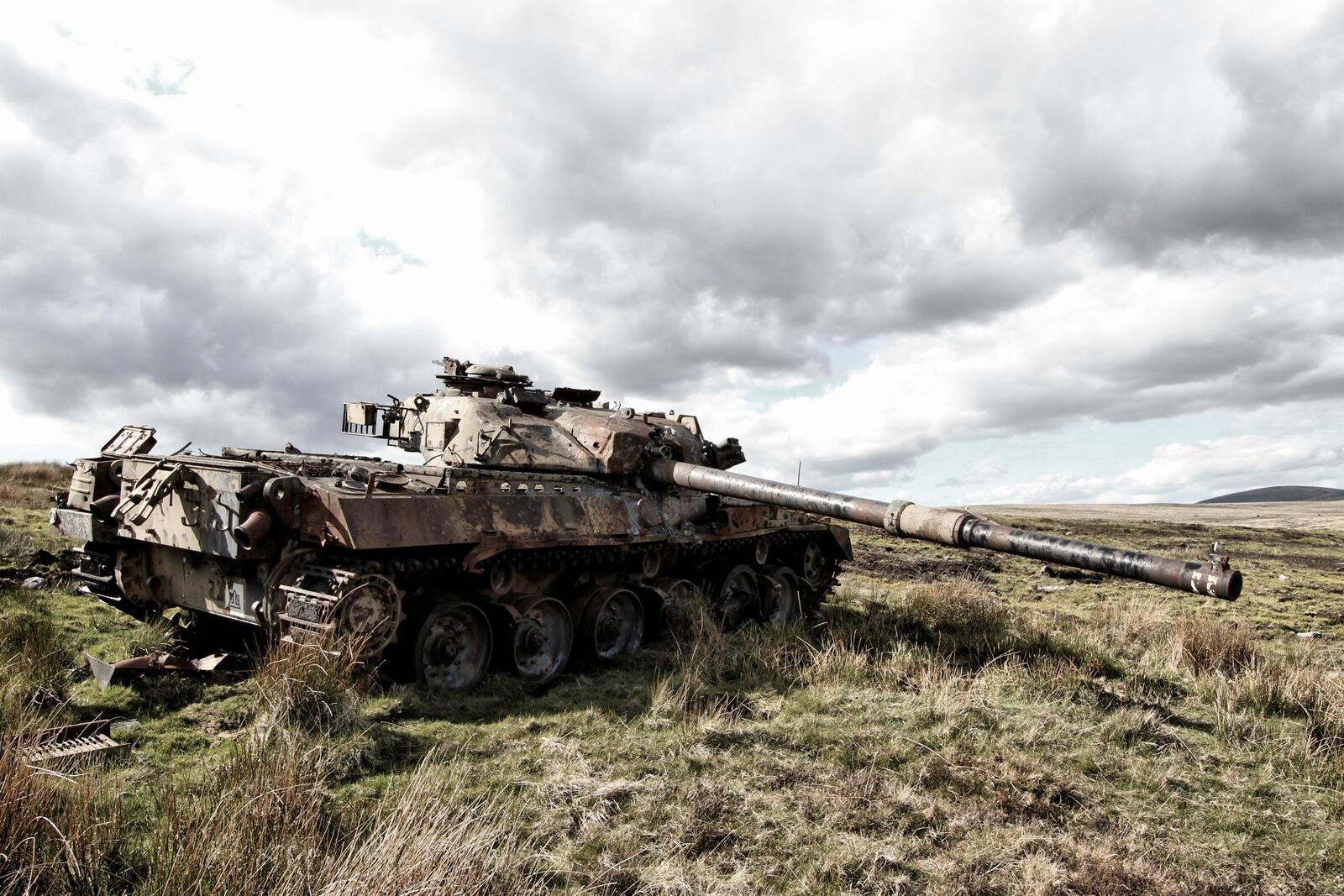 Бесплатное фото Заброшенный танк леопард