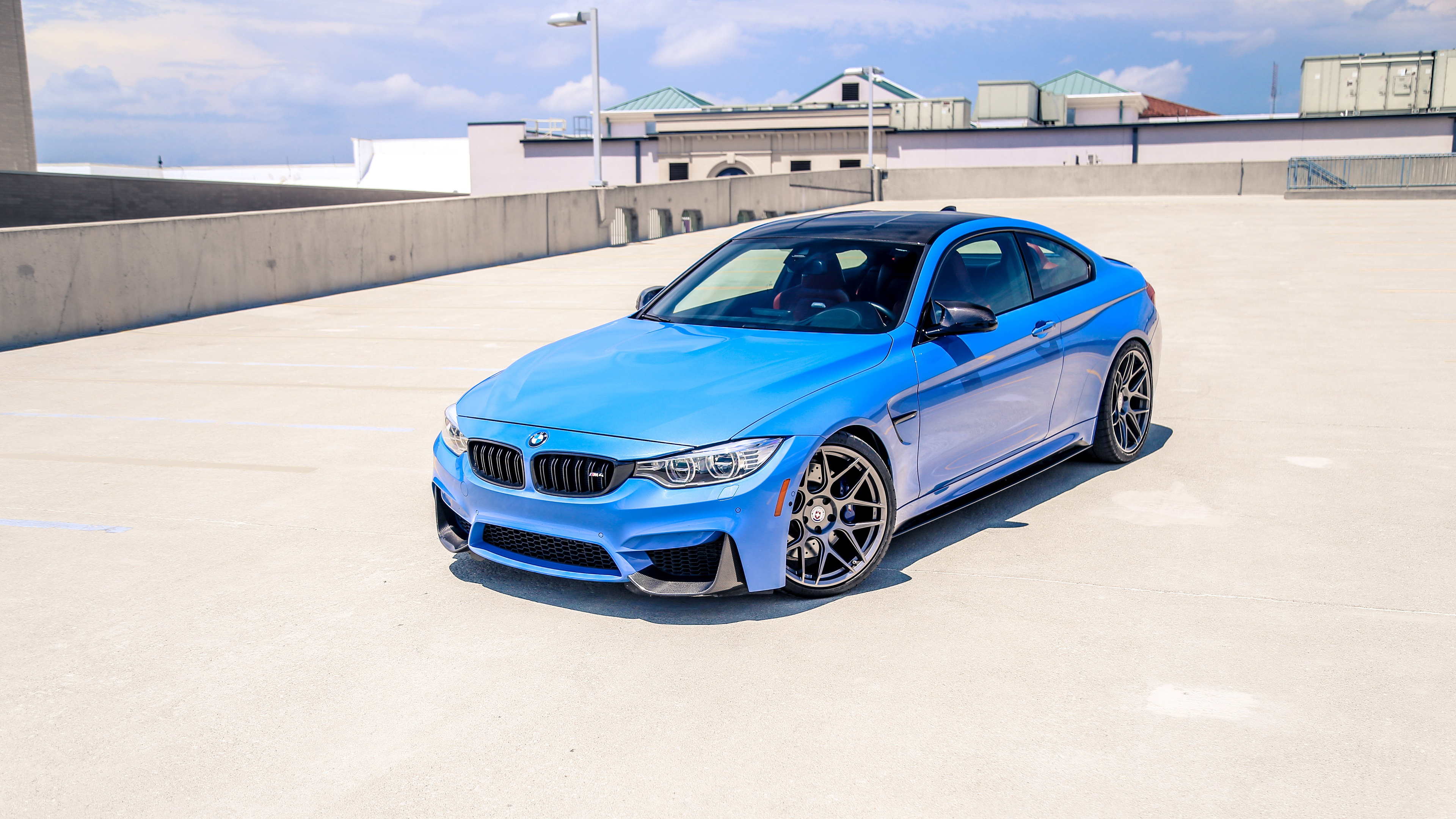 Голубая BMW M4