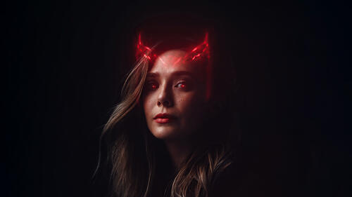 Девочка с красными глазами и рогами дьявола