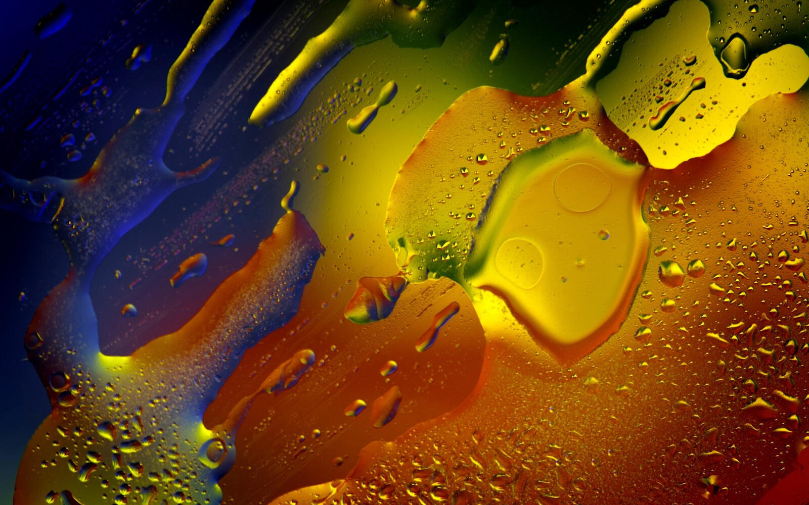 Wallpapers wallpaper water drops liquid glass on the desktop