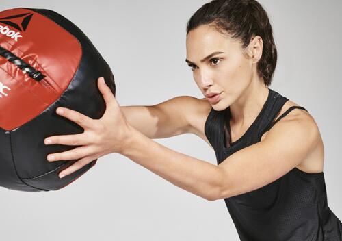 Gal Gadot working out at the gym