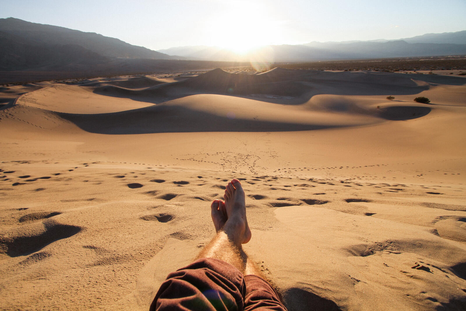 Free photo View of sand dunes in the desert