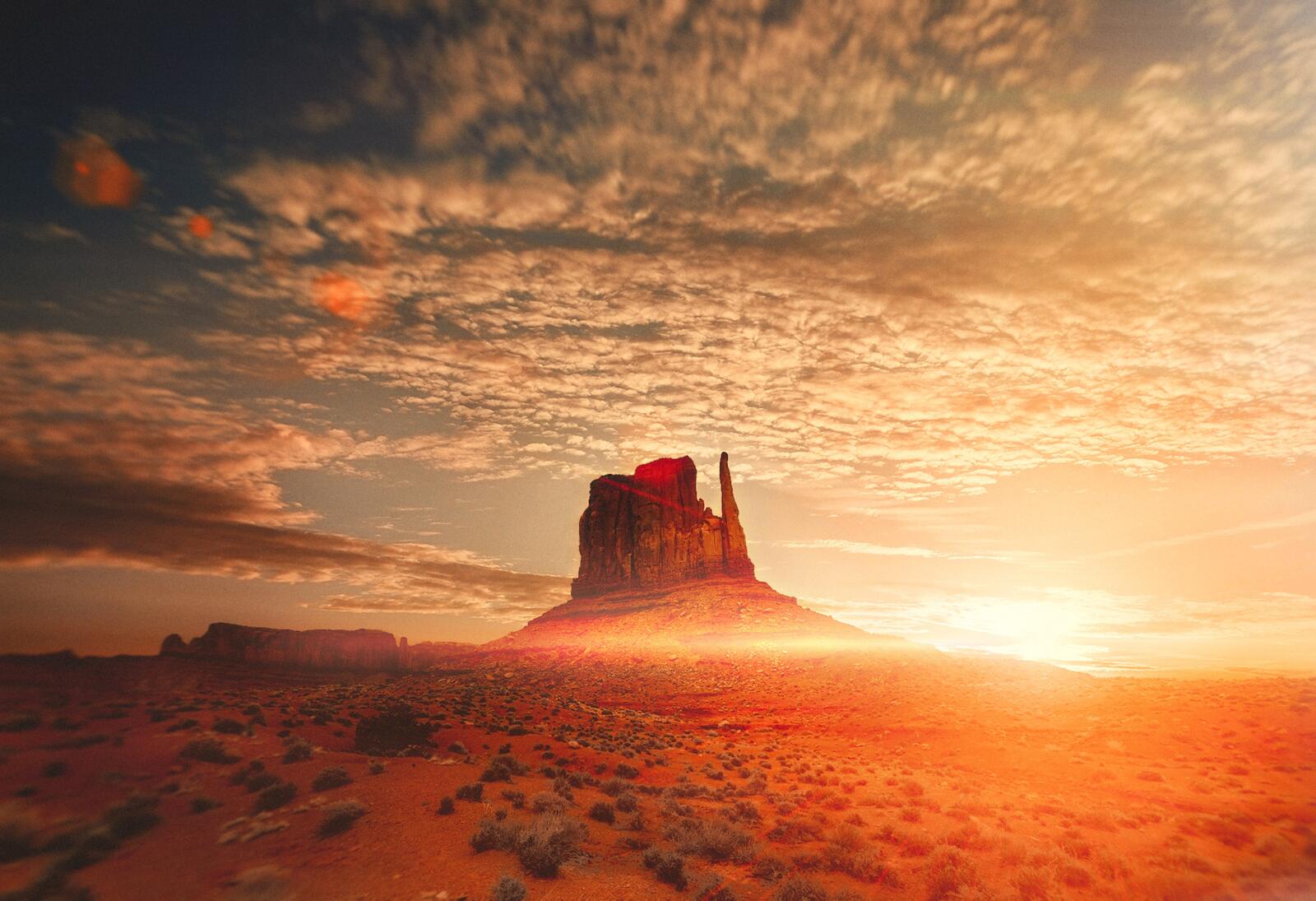 Бесплатное фото Одинокая гора в пустыни США