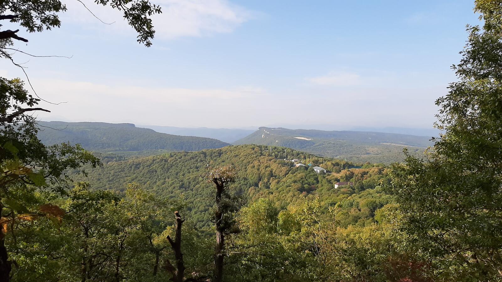Бесплатное фото Поселок на вершине холма