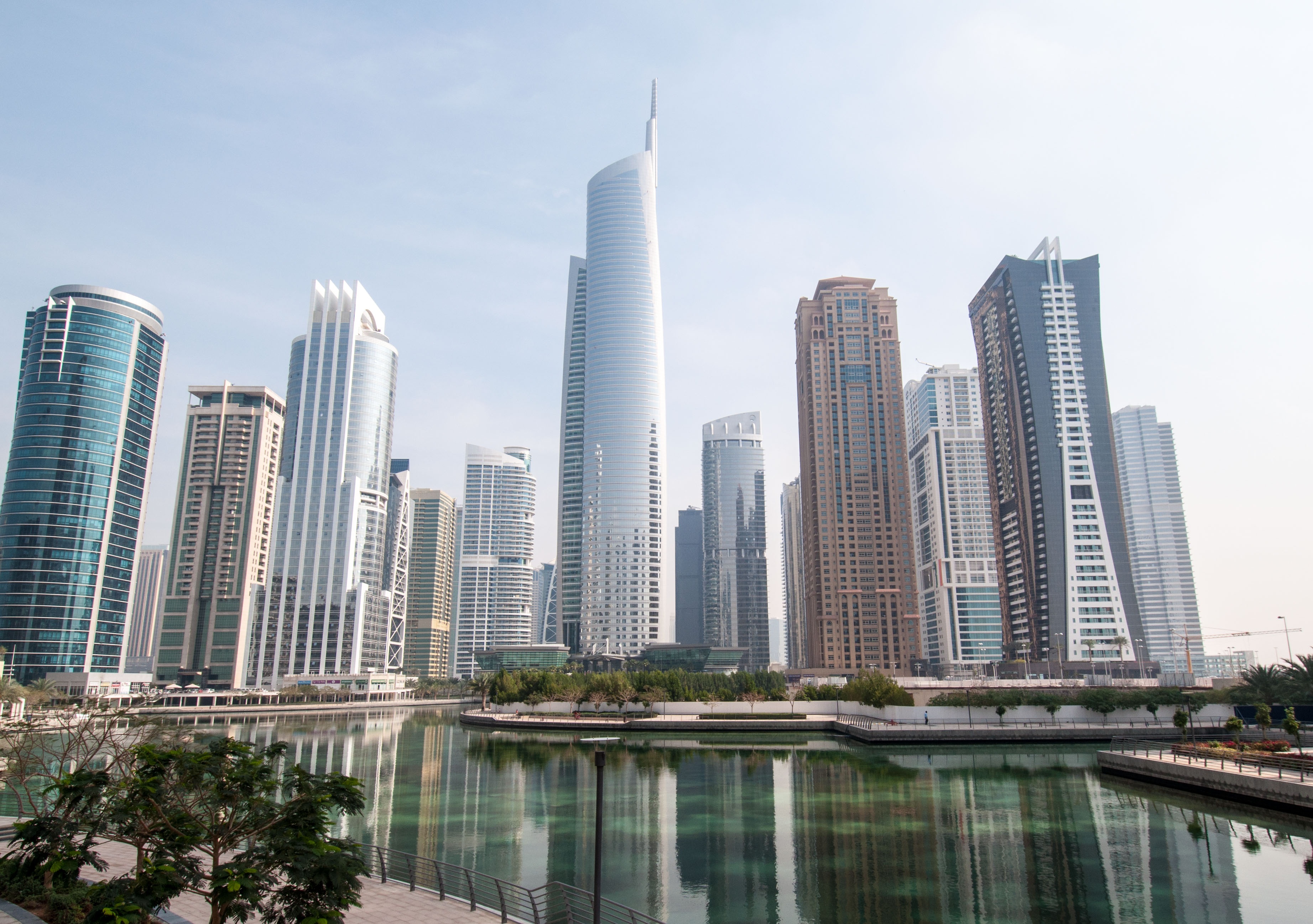 Бесплатное фото Высотки в Мегаполисе Дубая