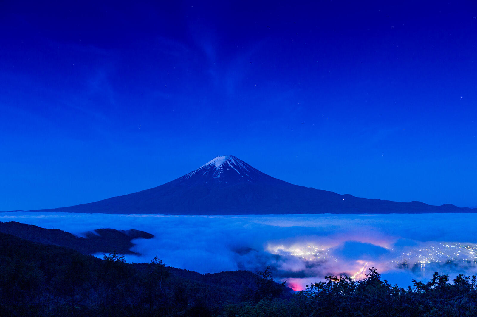 桌面上的壁纸富士山 山区 自然