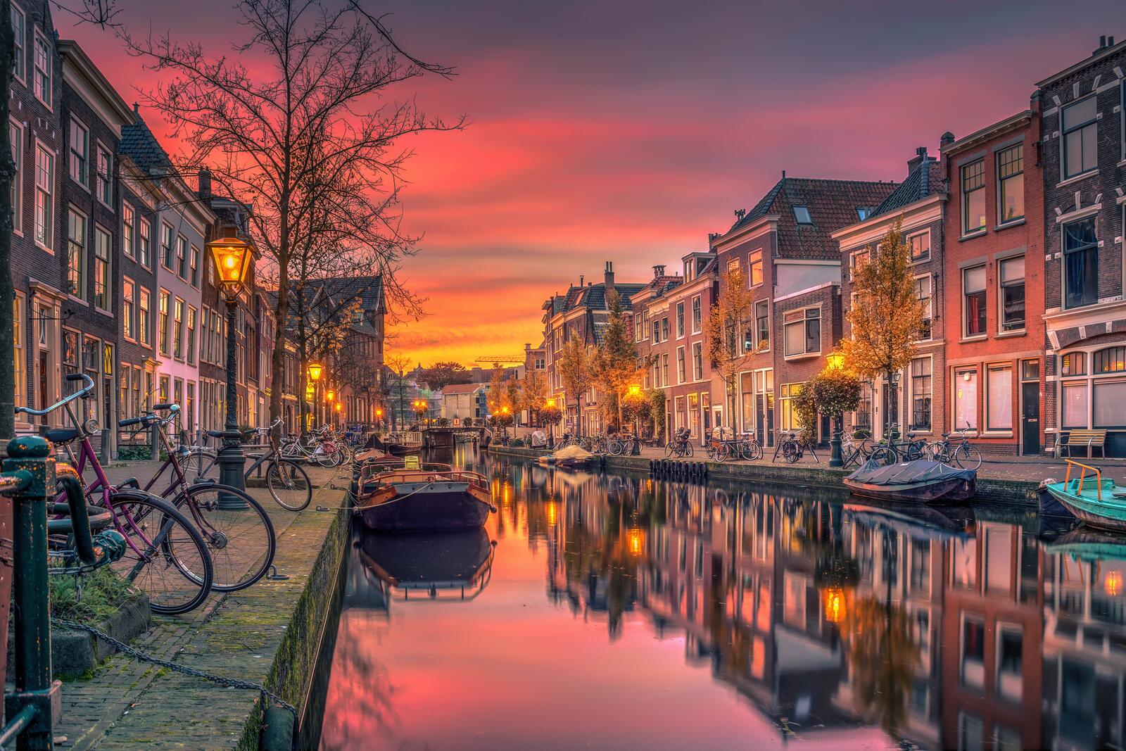 Free photo The Evening Water Canal in the Netherlands