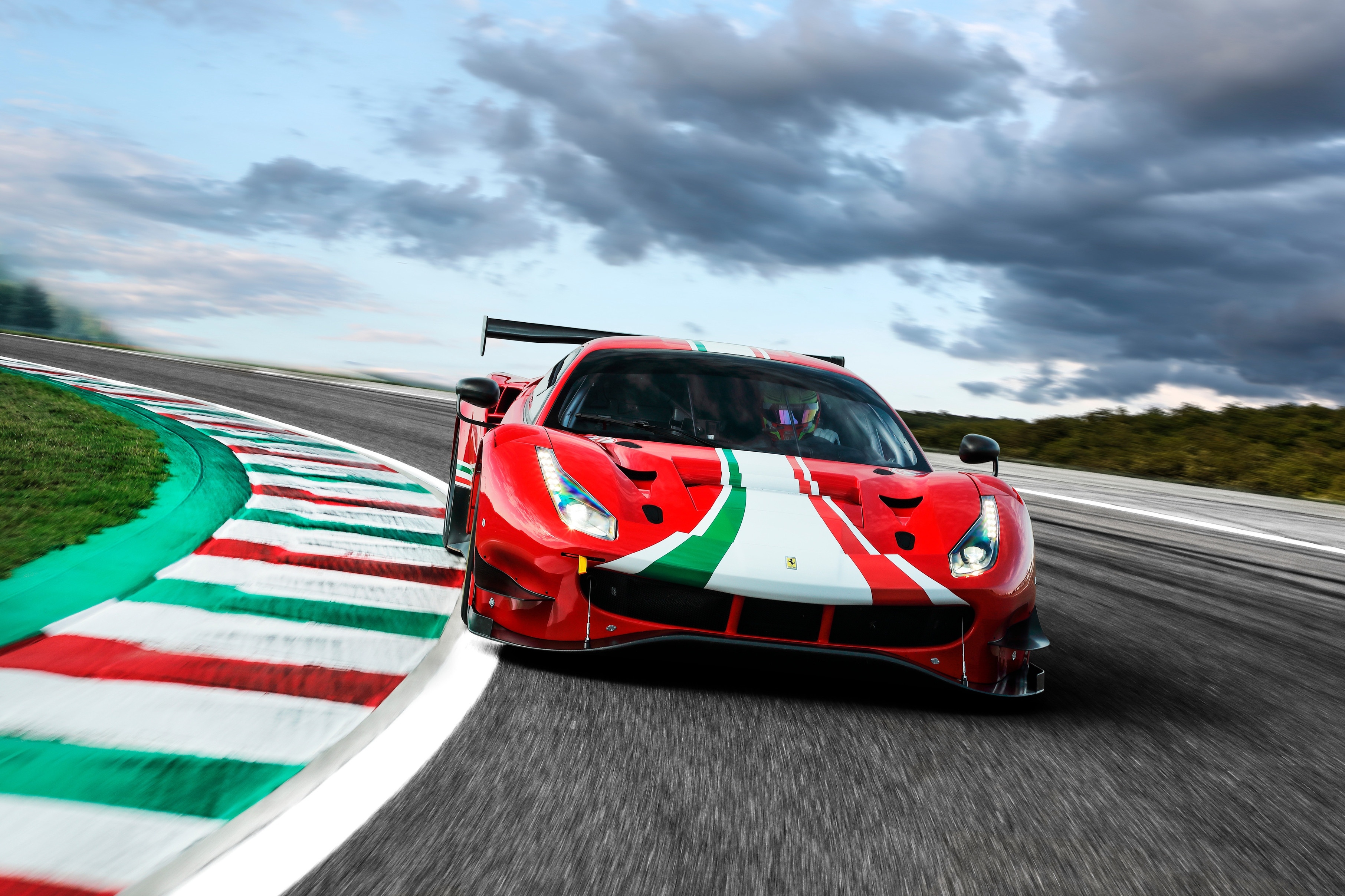 Фото бесплатно обои ferrari 488, гоночный трек, красные гоночные автомобили