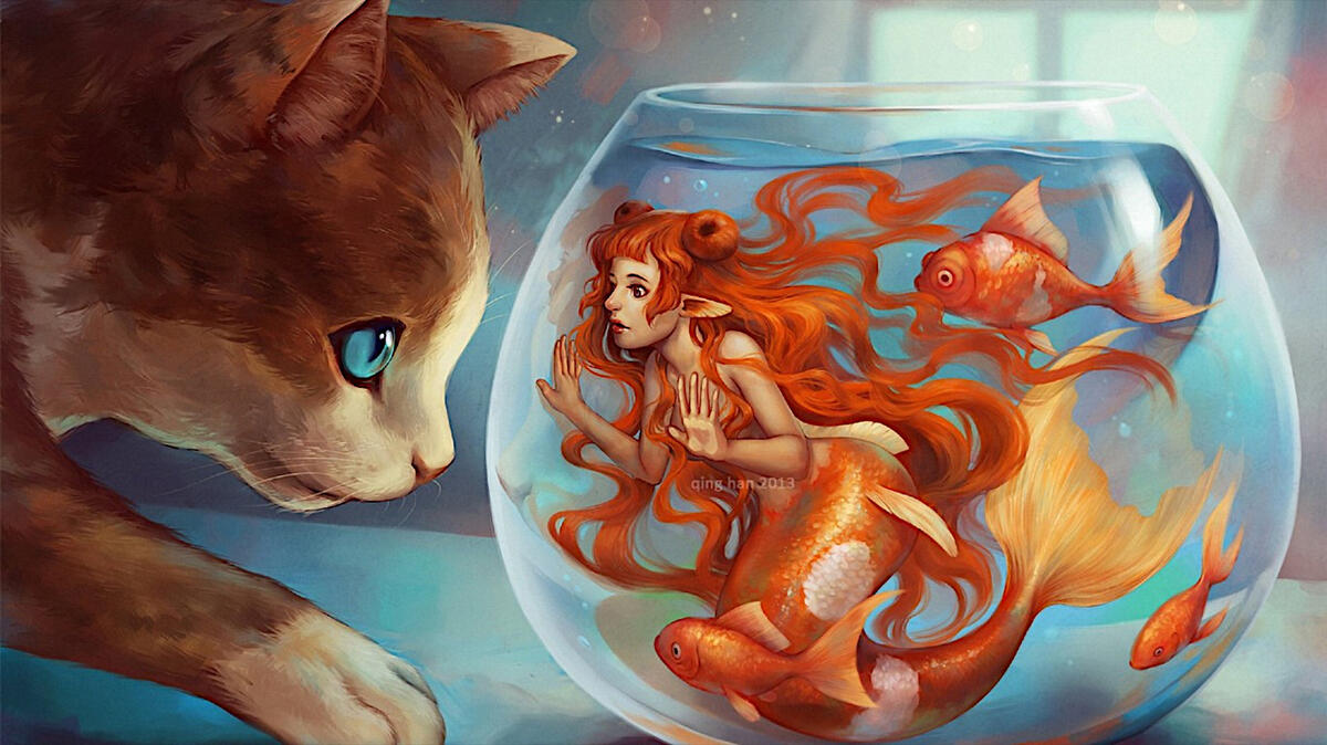 Рыжеволосая девочка с золотыми рыбками в аквариуме