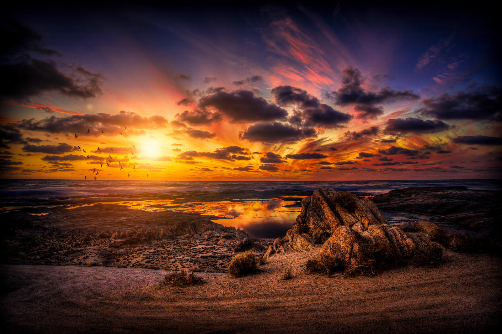 Бесплатное фото Фантастический пейзаж на закате