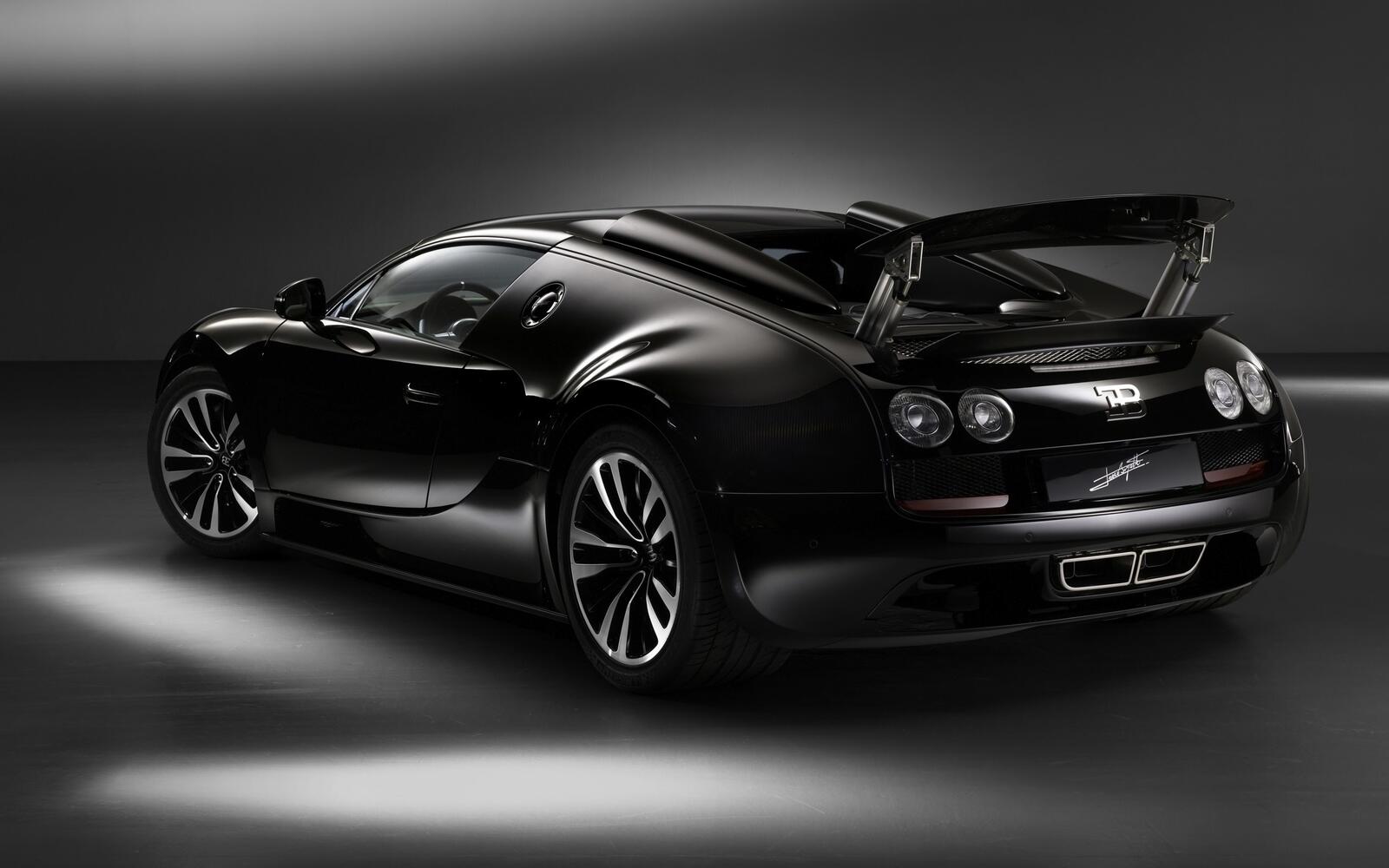 Бесплатное фото Bugatti Veyron вид сзади