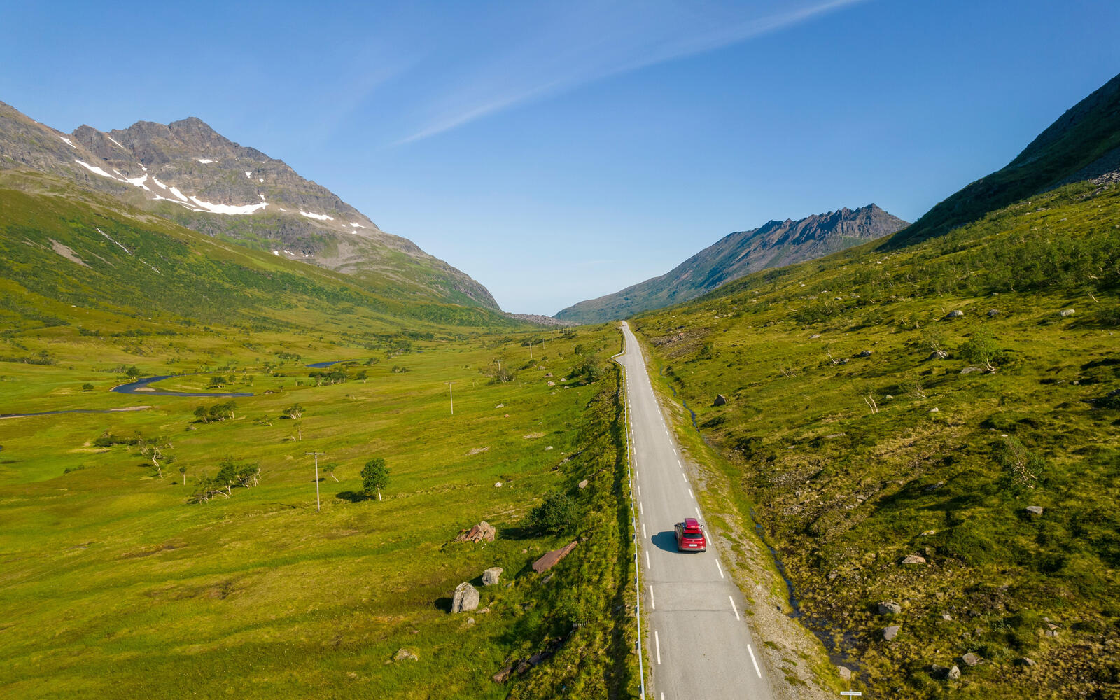 Free photo A long road among the mountains in Norway
