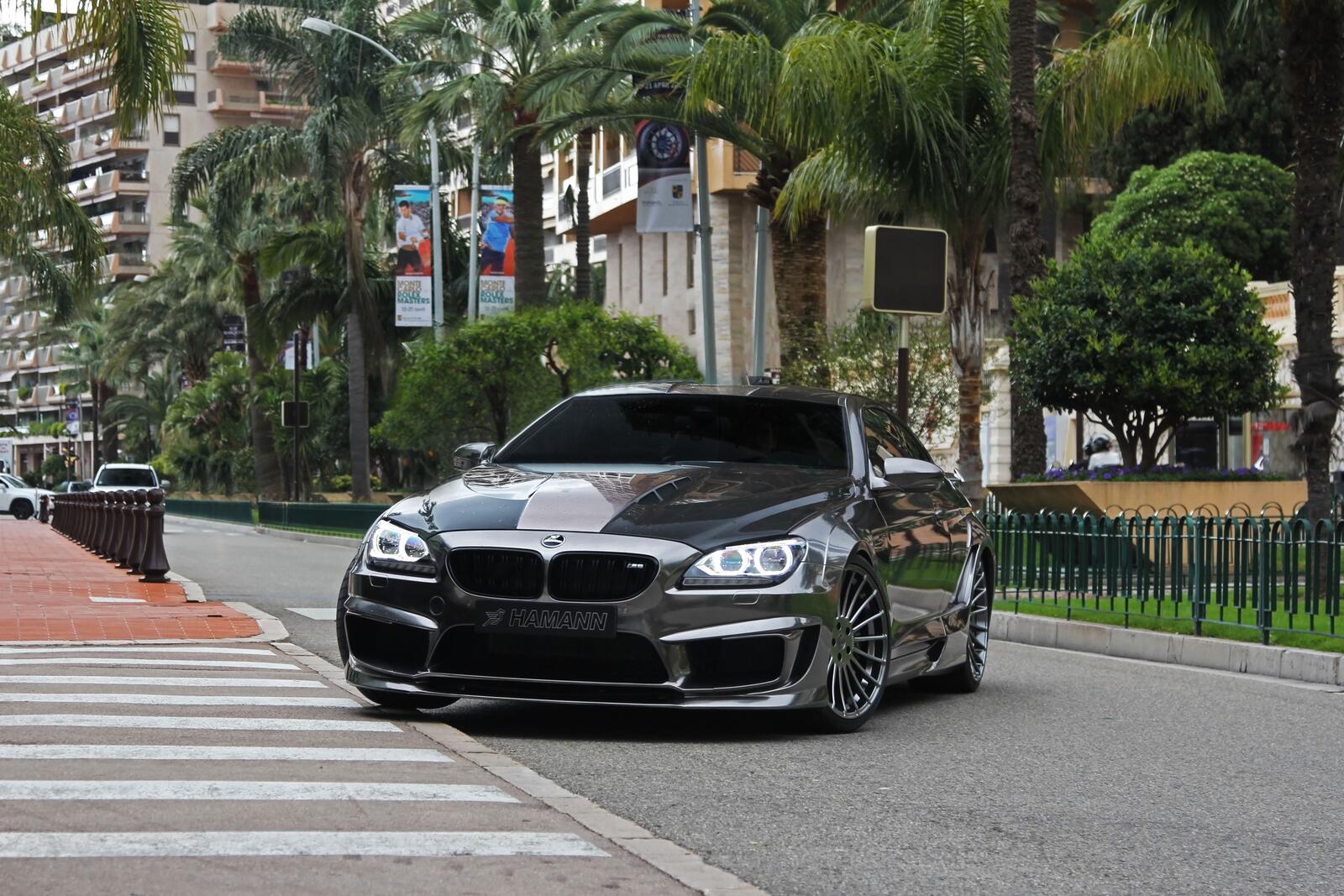 Free photo Black luxury BMW M5 with gray elements