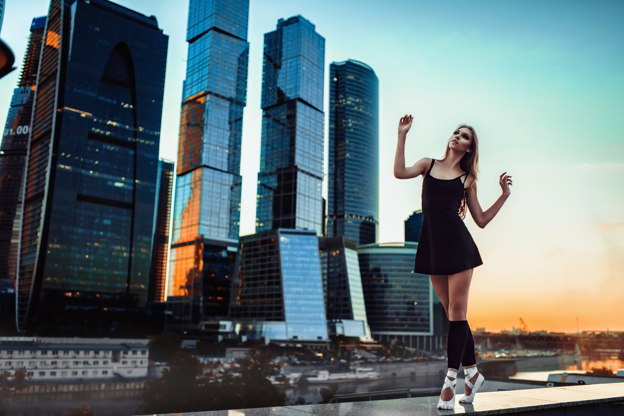 Wallpapers woman city Moscow on the desktop