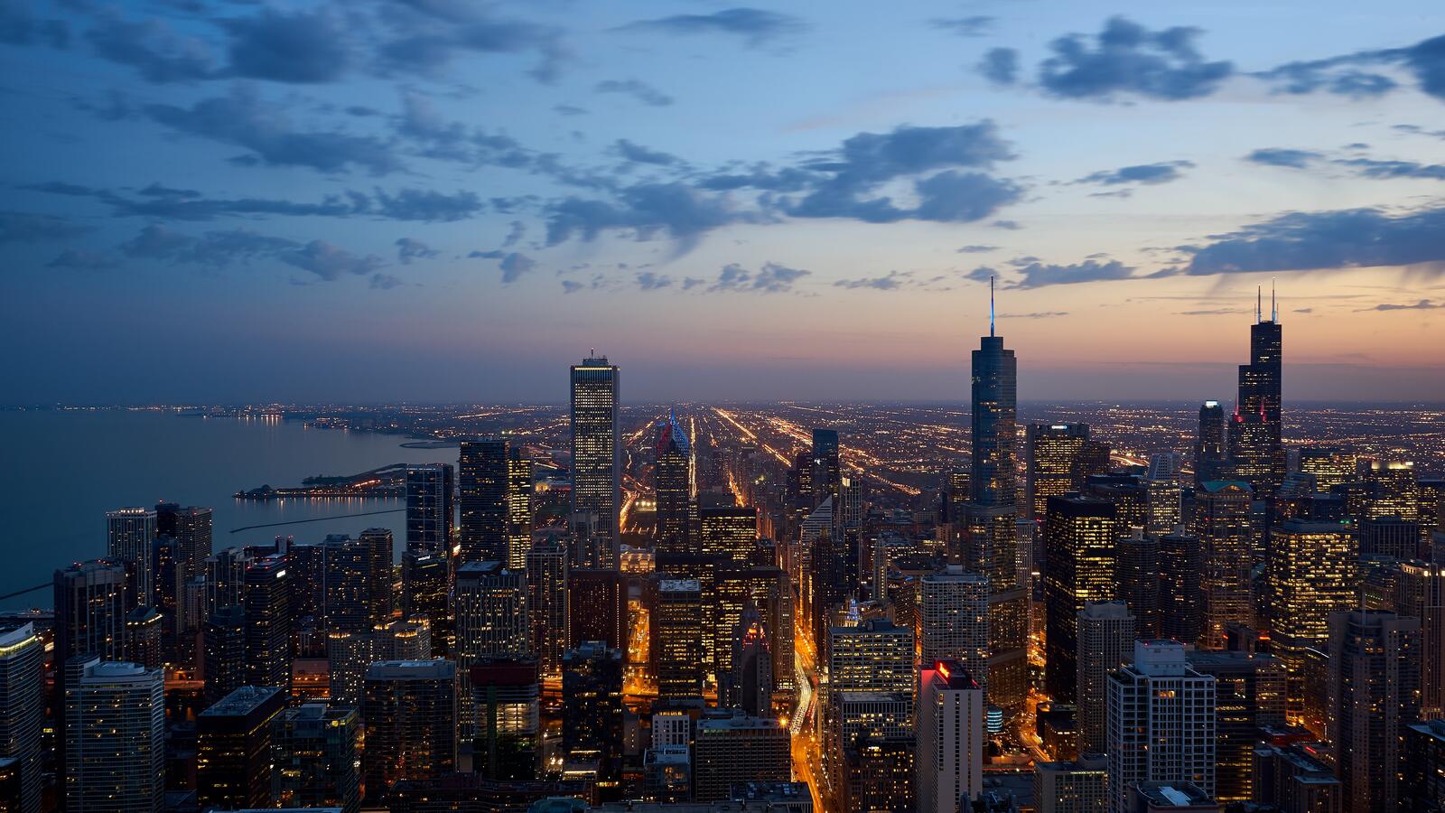 Бесплатное фото Ночной столичный город с небоскребами