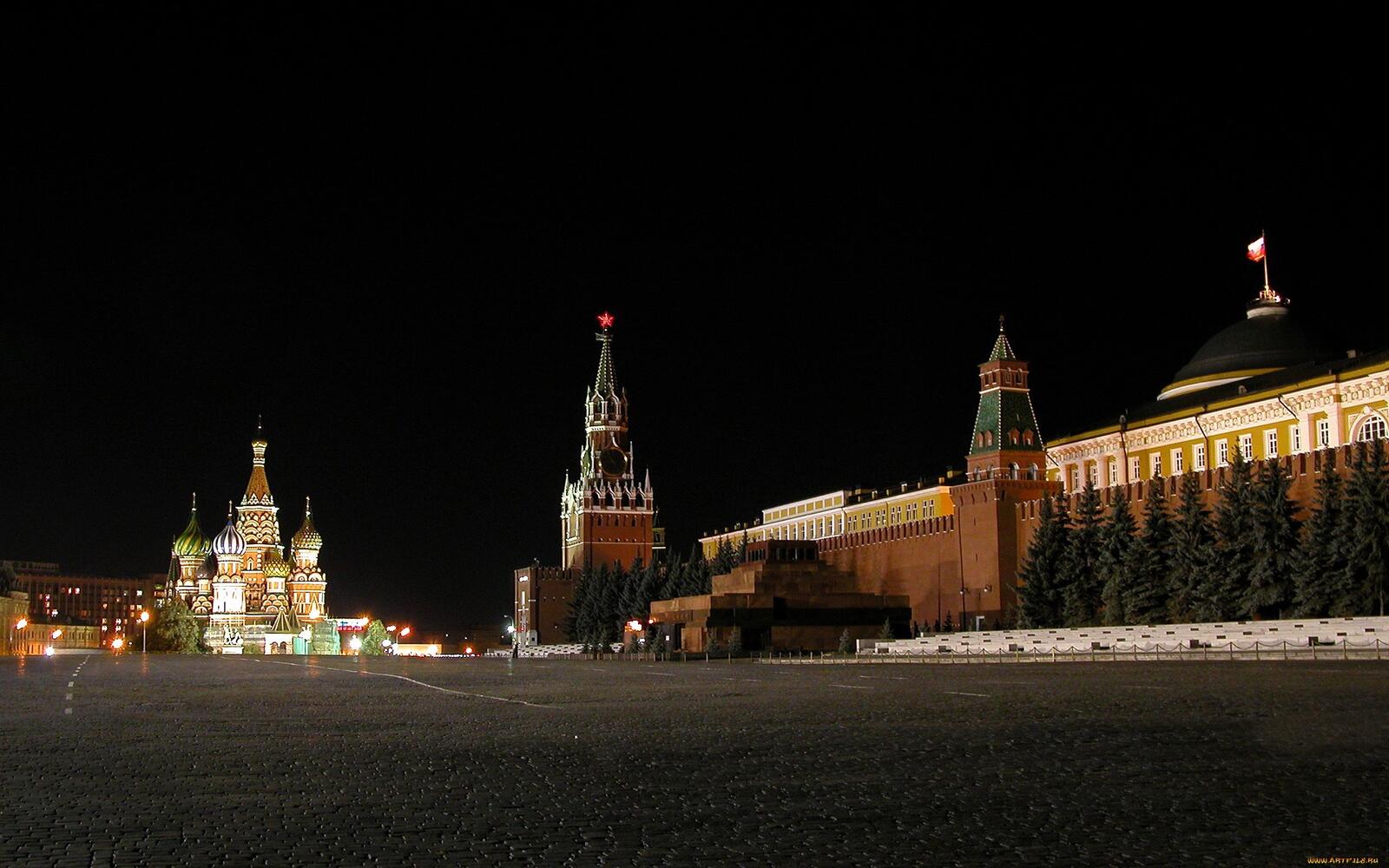 Free photo Red Square at night