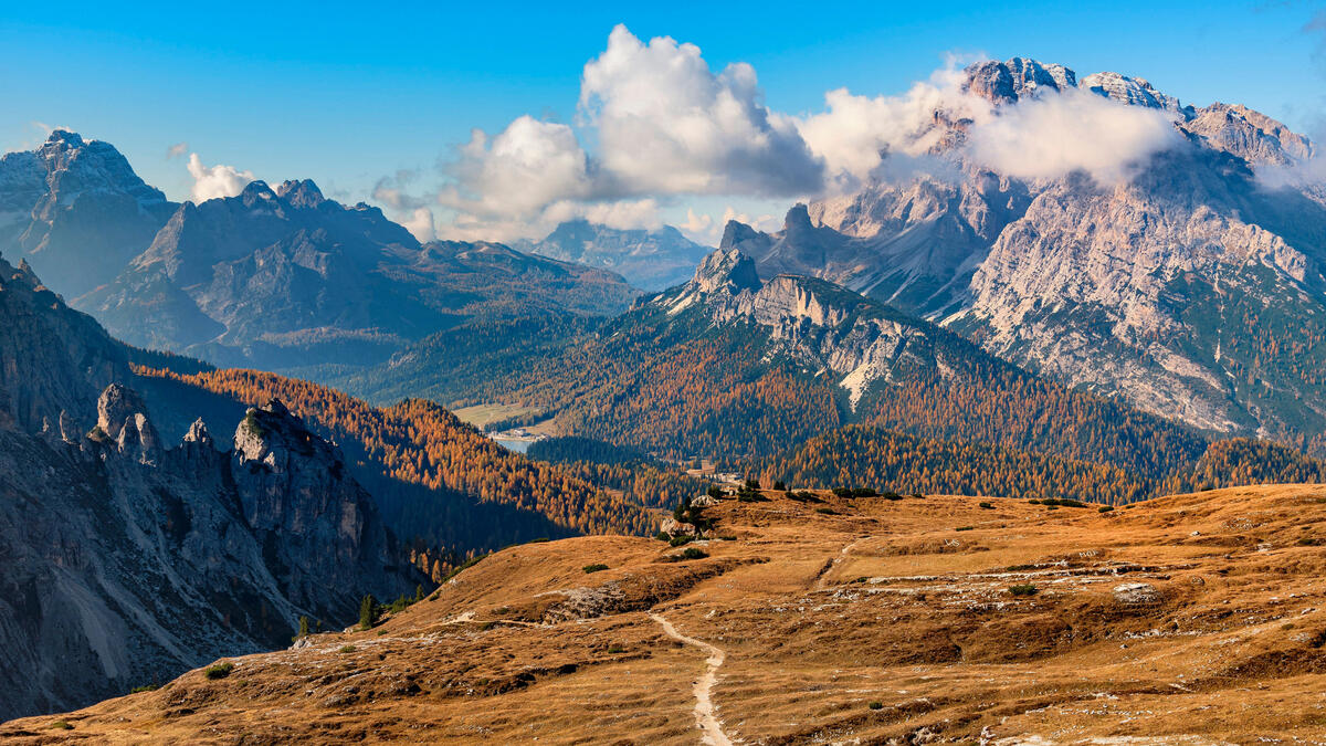 Горная местность в Италии Доломитовые Альпы