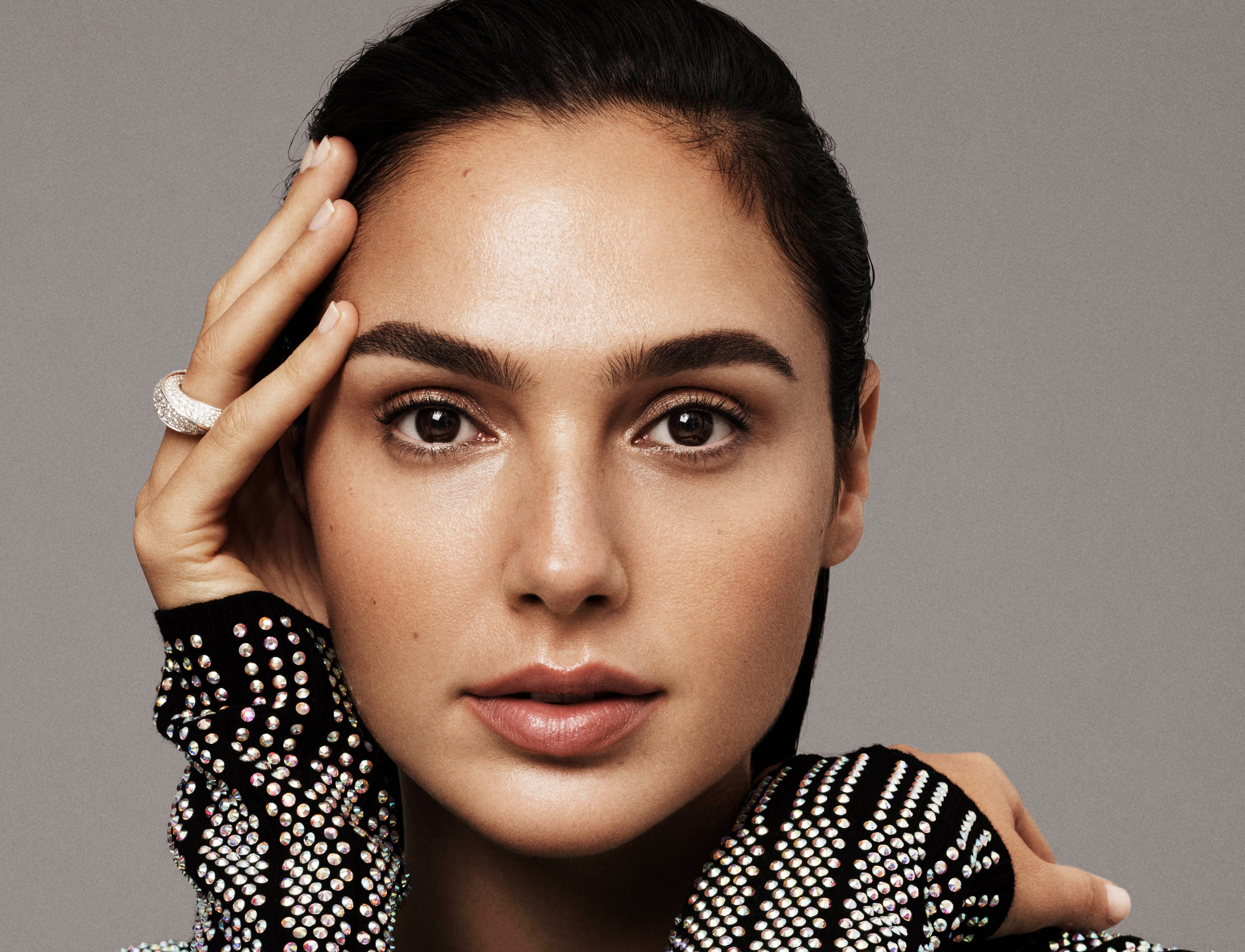 Wallpapers Gal Gadot face hairstyle on the desktop