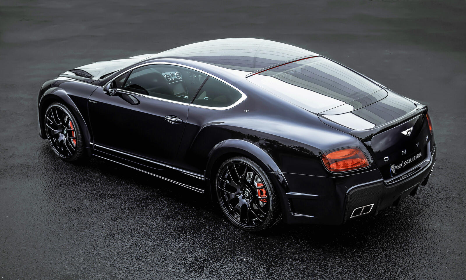 Бесплатное фото Bentley Continental GT черного цвета