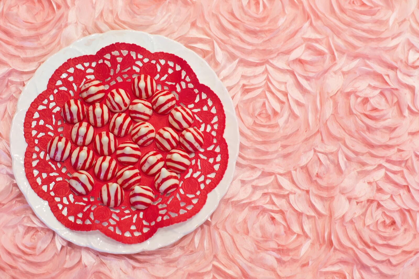 Бесплатное фото Тортик украшенный конфетами