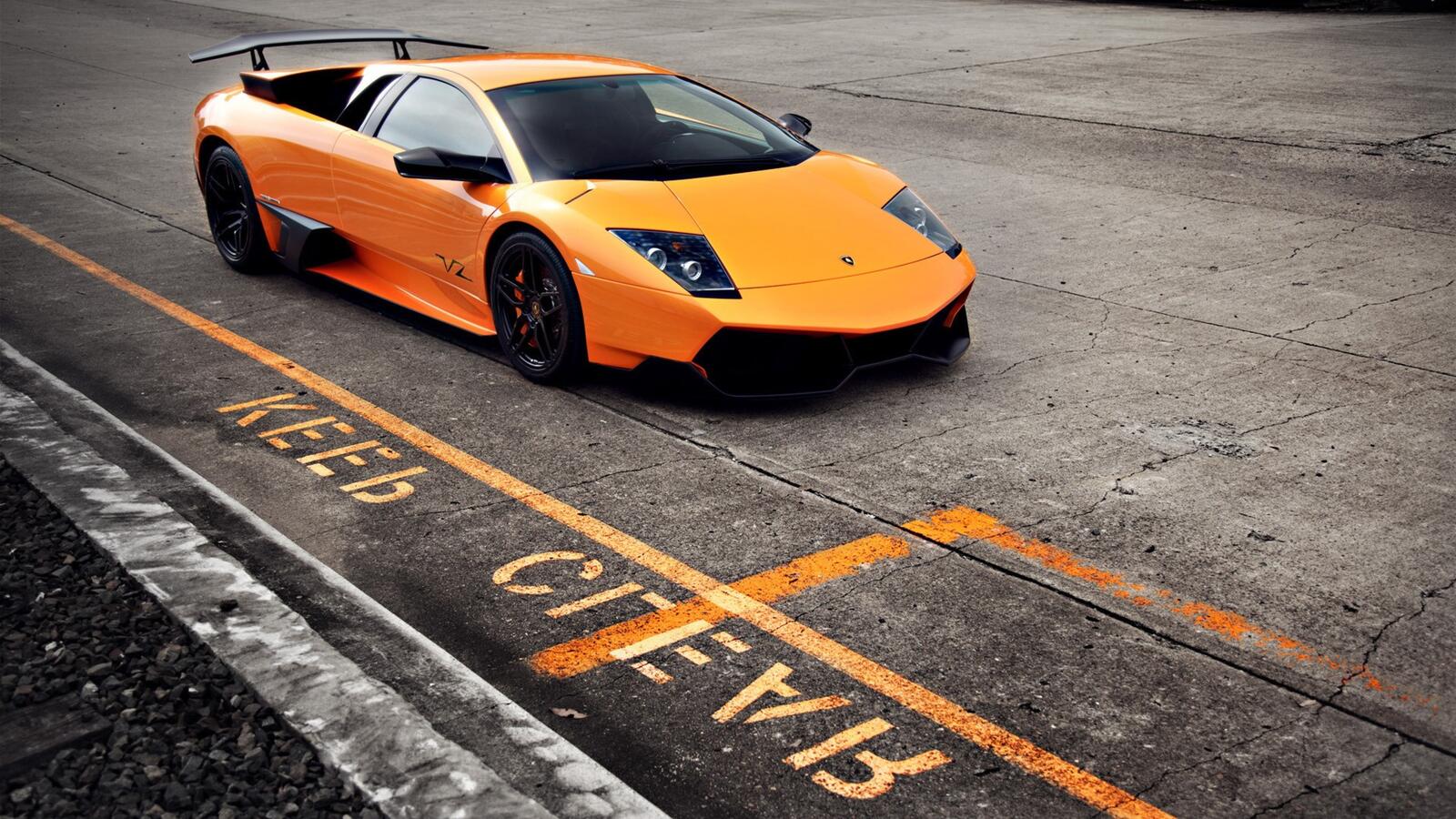 Free photo Orange Lamborghini Murcielago.