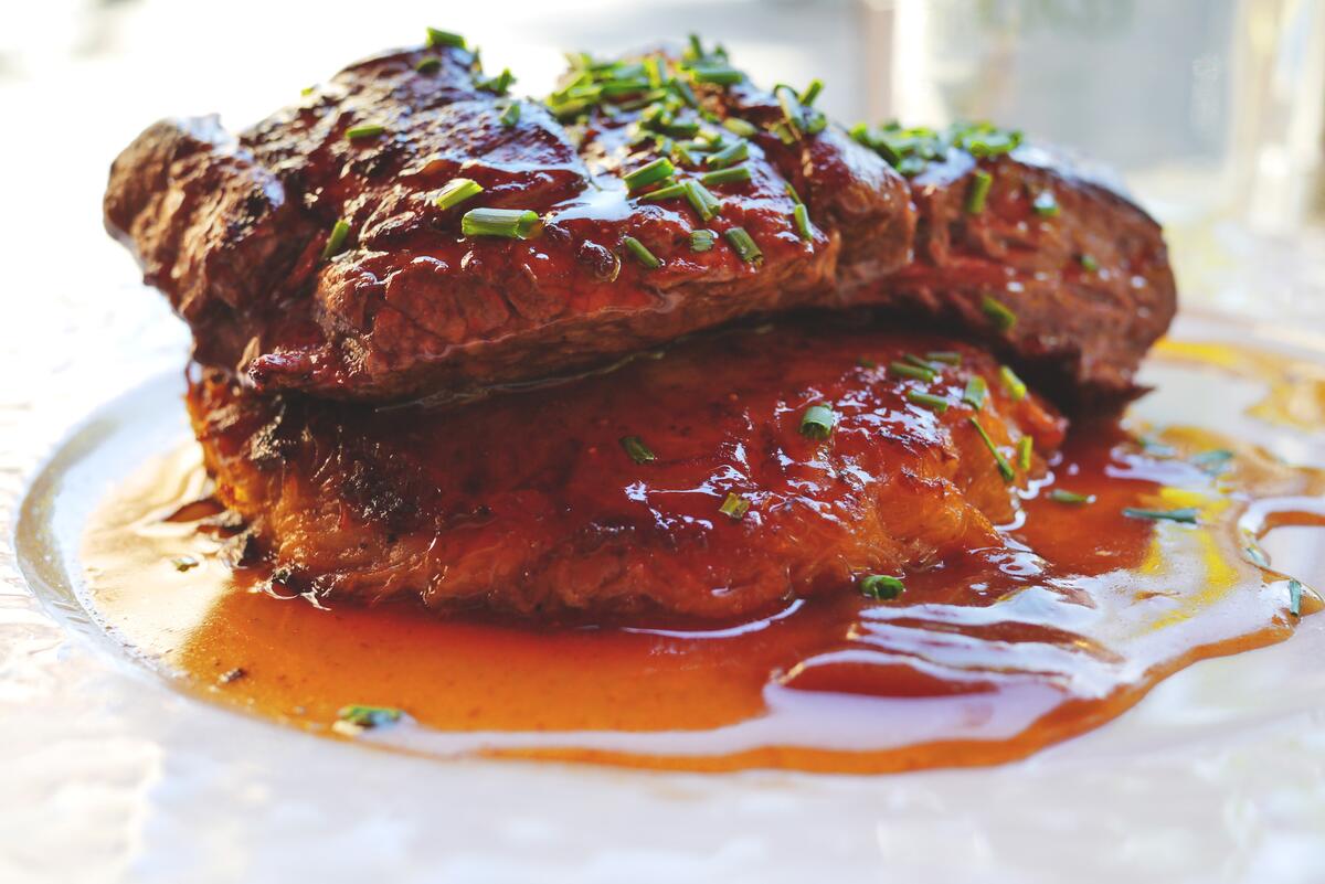 Beef cutlets in sauce