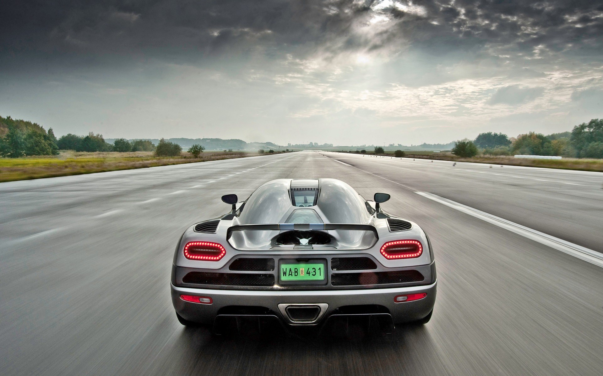 Free photo A Koenigsegg Agera during a speed test.
